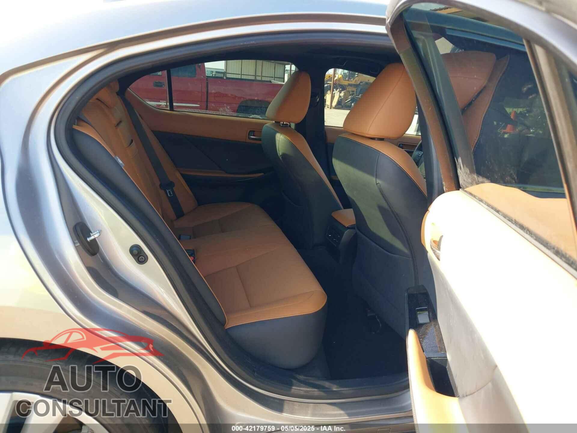 LEXUS IS 300 2021 - JTHCA1D26M5113003