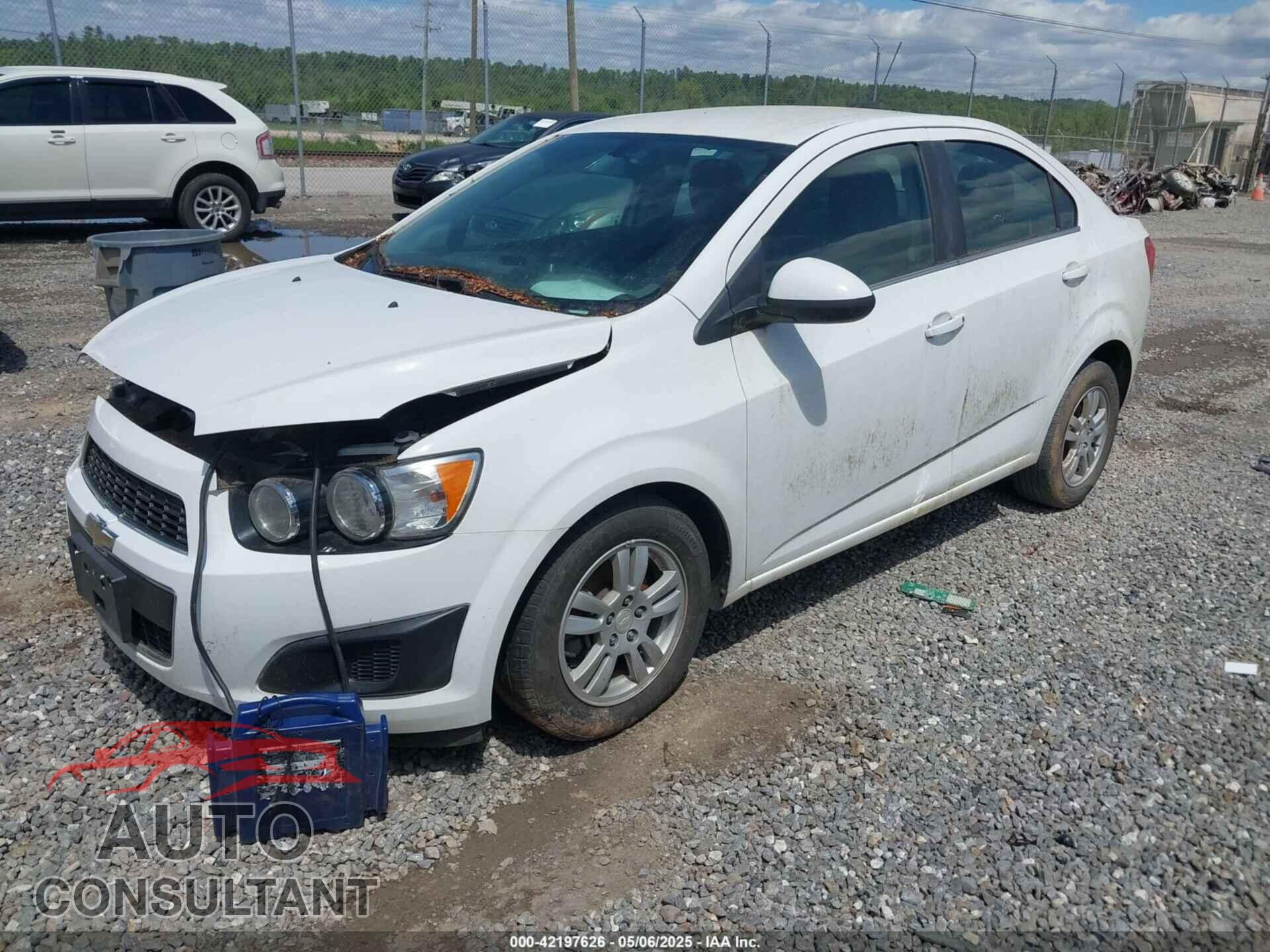 CHEVROLET SONIC 2015 - 1G1JC5SH2F4140332