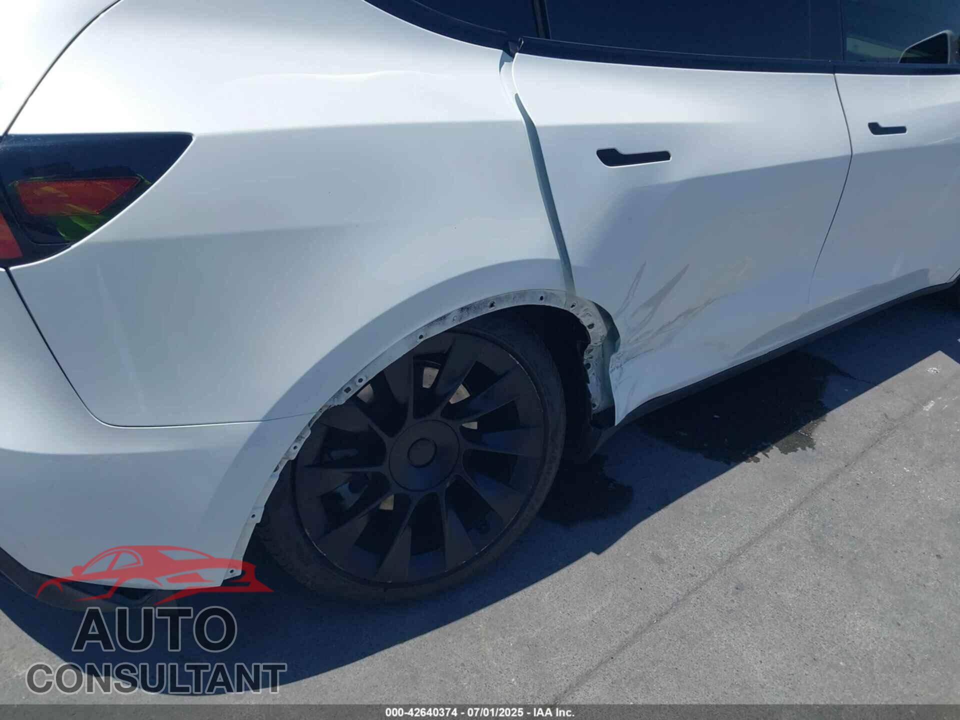 TESLA MODEL Y 2024 - 7SAYGAEEXRF005197