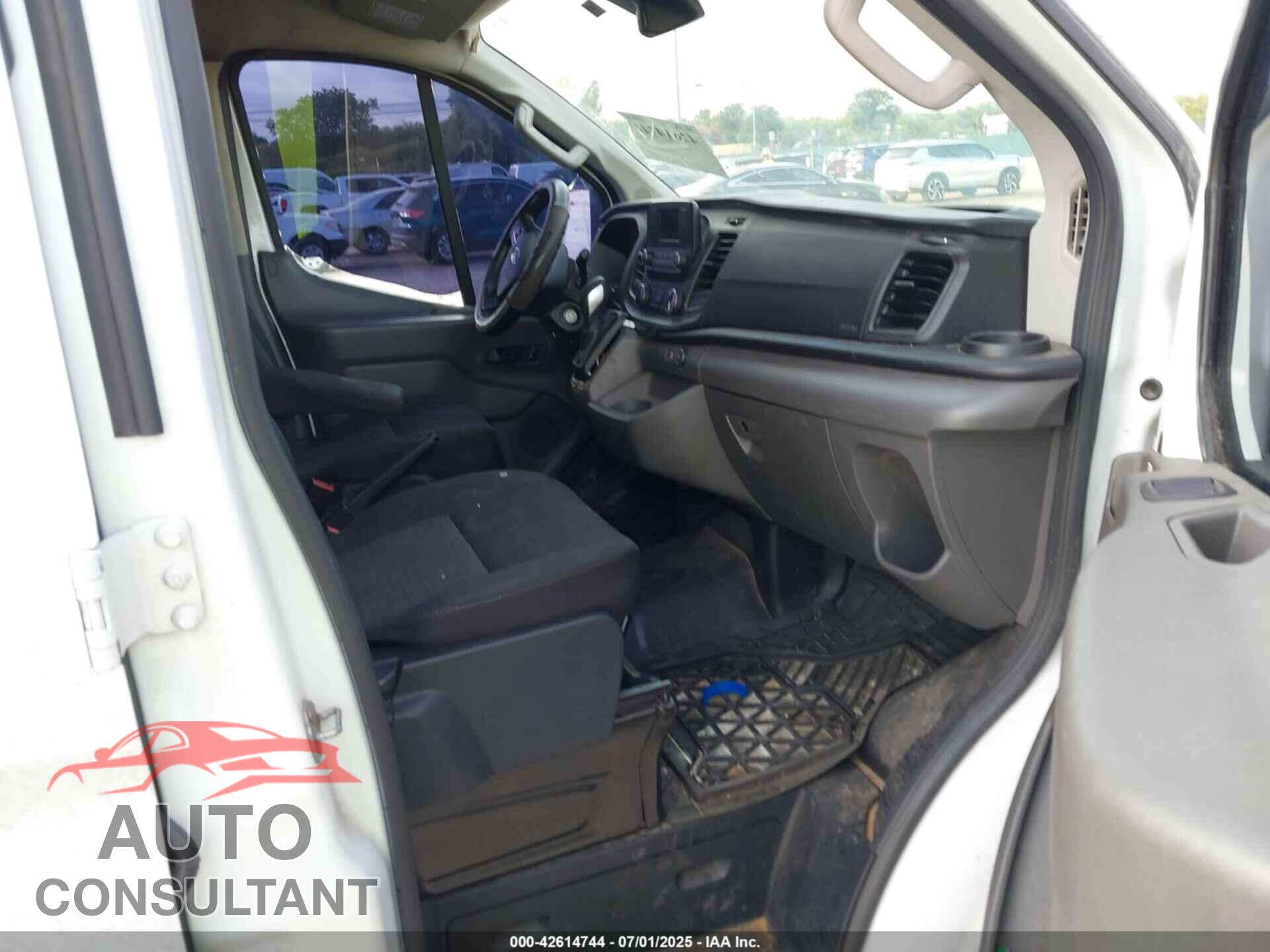 FORD TRANSIT-150 2020 - 1FTYE1Y82LKB45974
