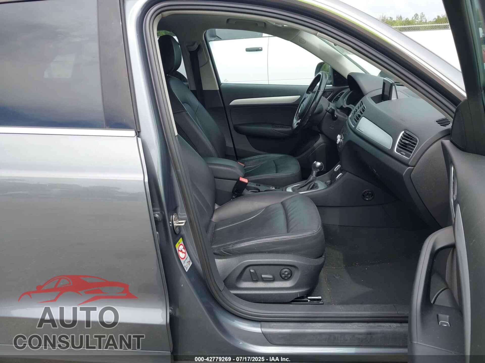 AUDI Q3 2015 - WA1EFCFS4FR009507