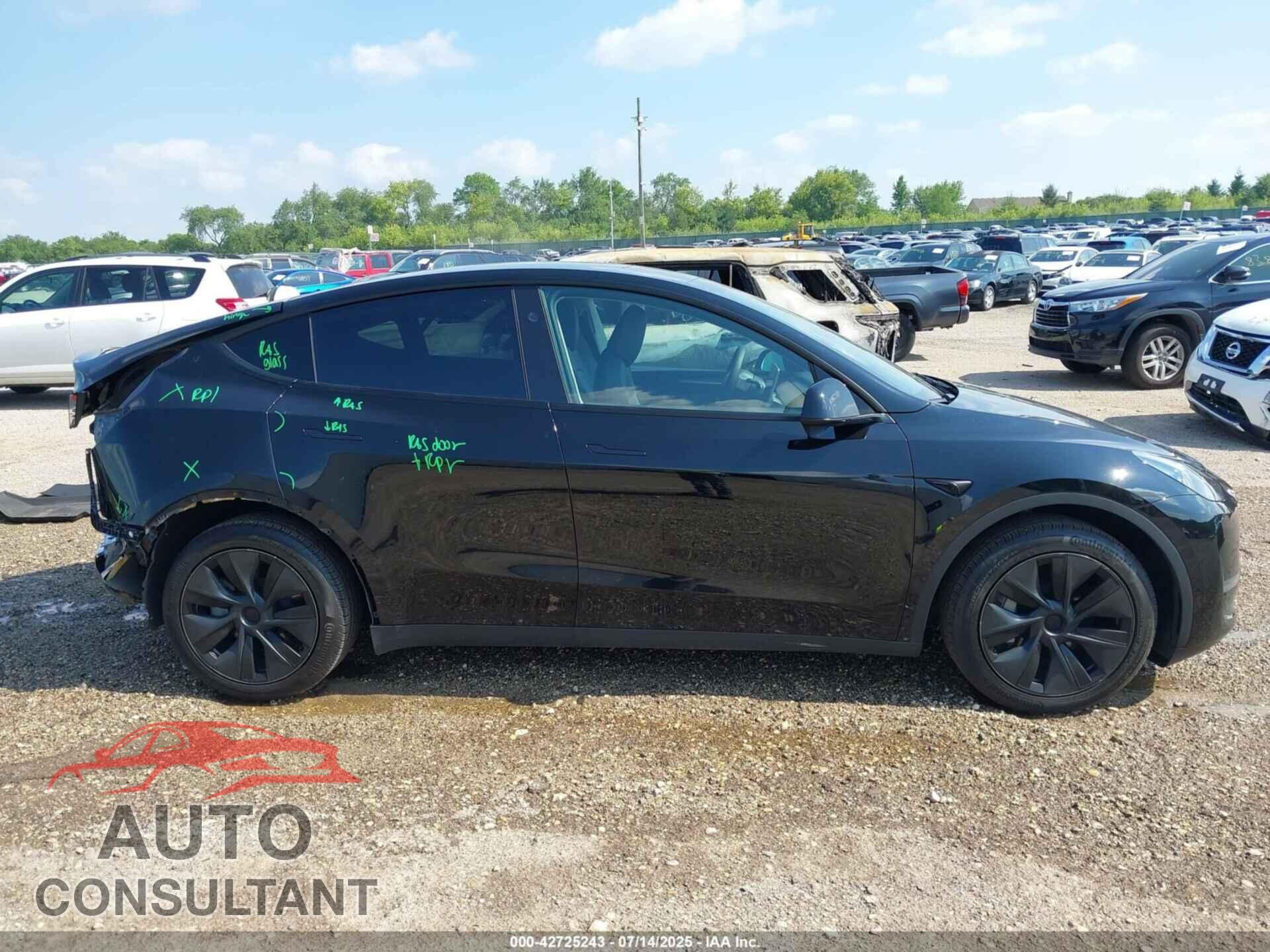 TESLA MODEL Y 2024 - 7SAYGDED7RF206922