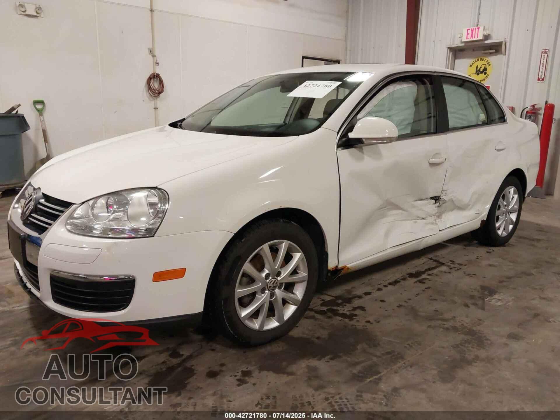 VOLKSWAGEN JETTA 2010 - 3VWRX7AJ3AM024016