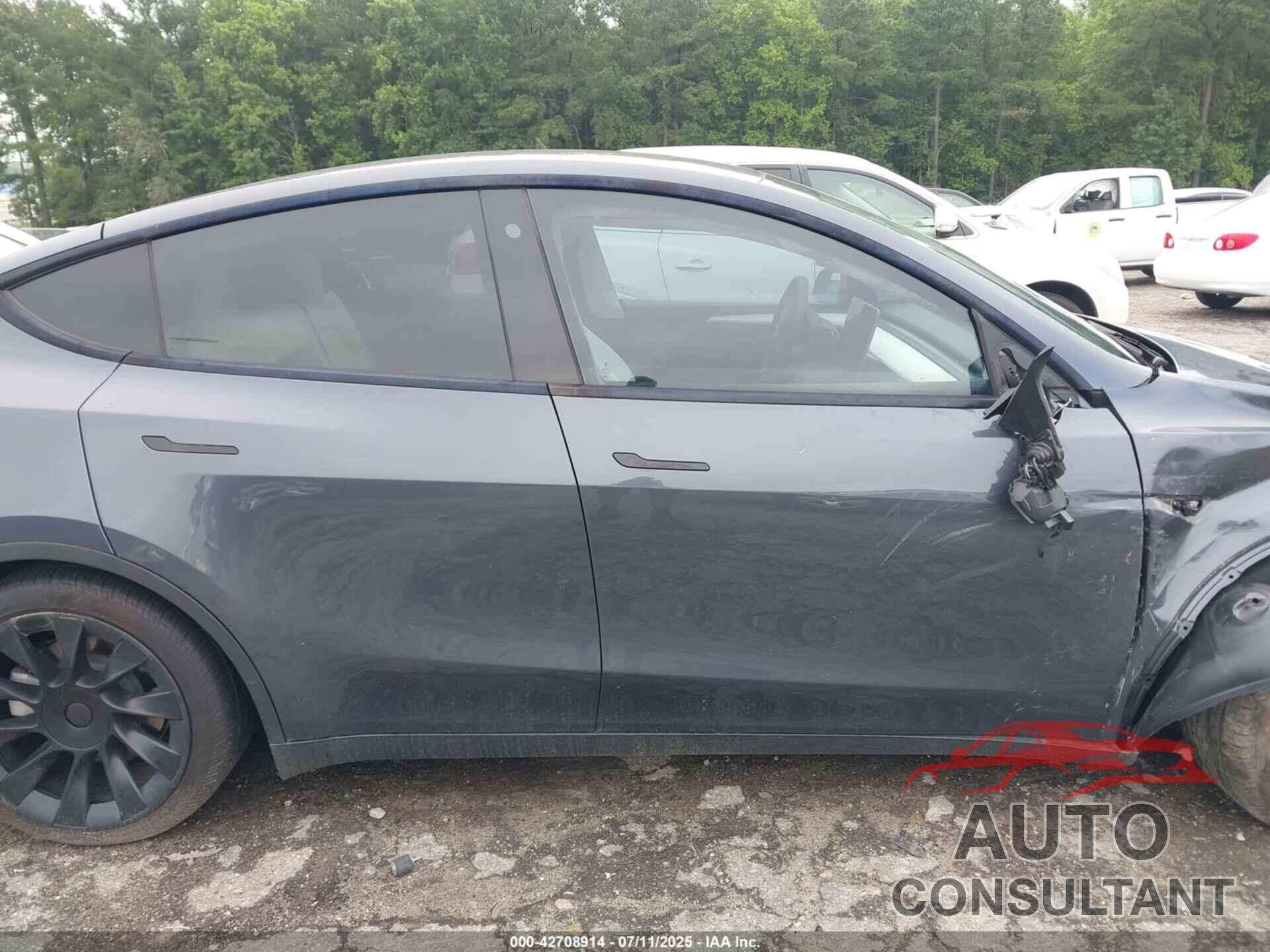 TESLA MODEL Y 2023 - 7SAYGDEE0PA125912