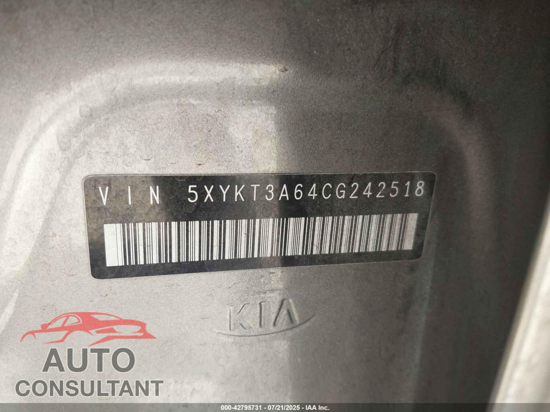 KIA SORENTO 2012 - 5XYKT3A64CG242518