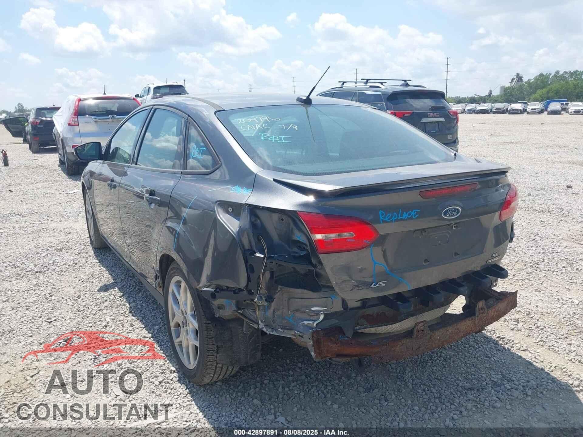 FORD FOCUS 2015 - 1FADP3F28FL209796