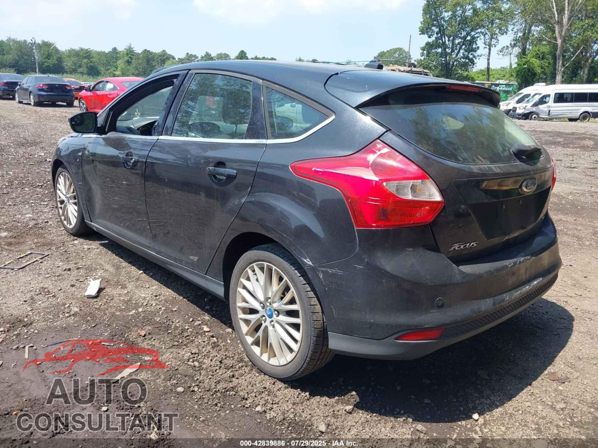 FORD FOCUS 2012 - 1FAHP3M23CL330896