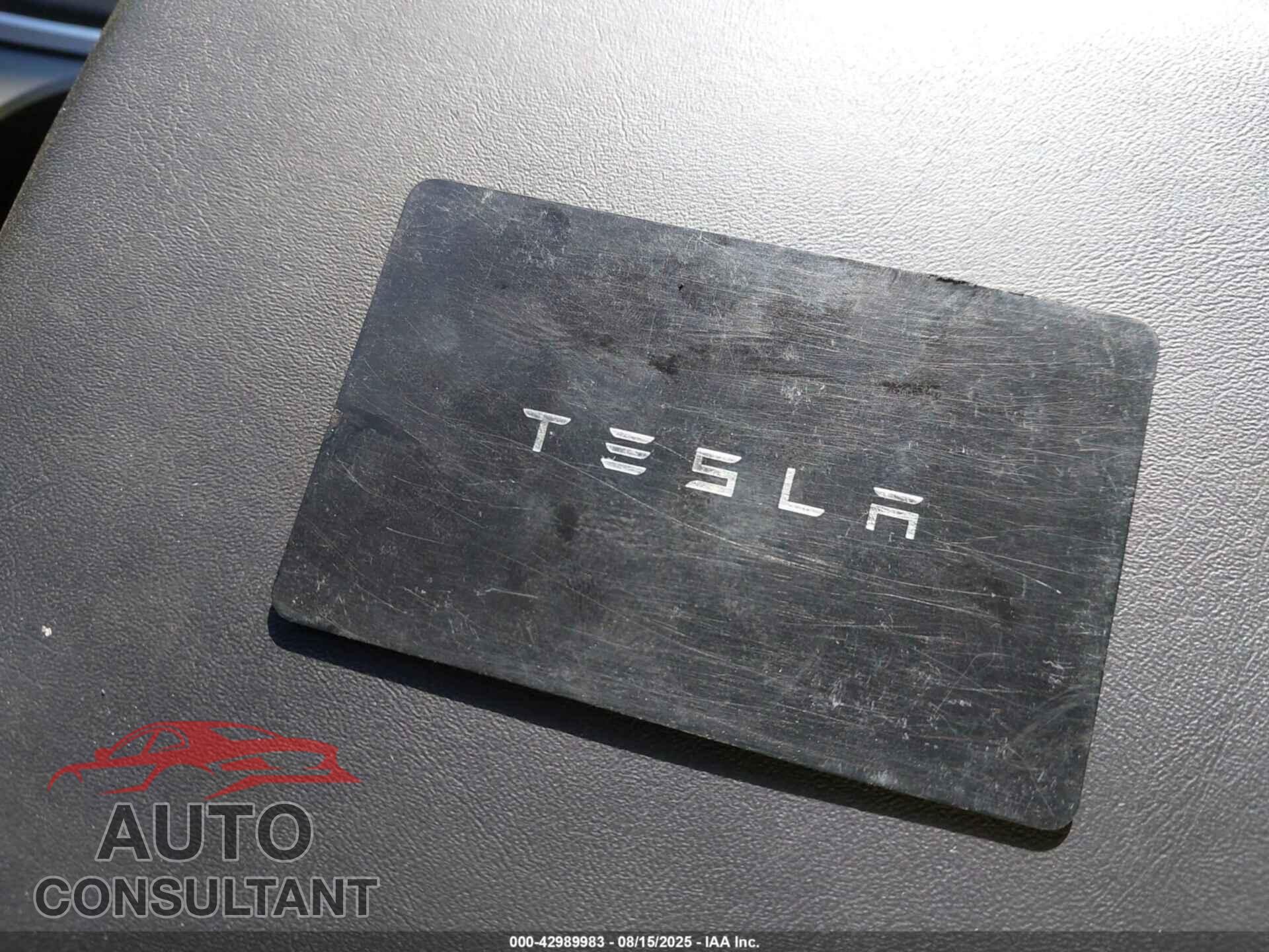 TESLA MODEL Y 2023 - 7SAYGAEE5PF871046