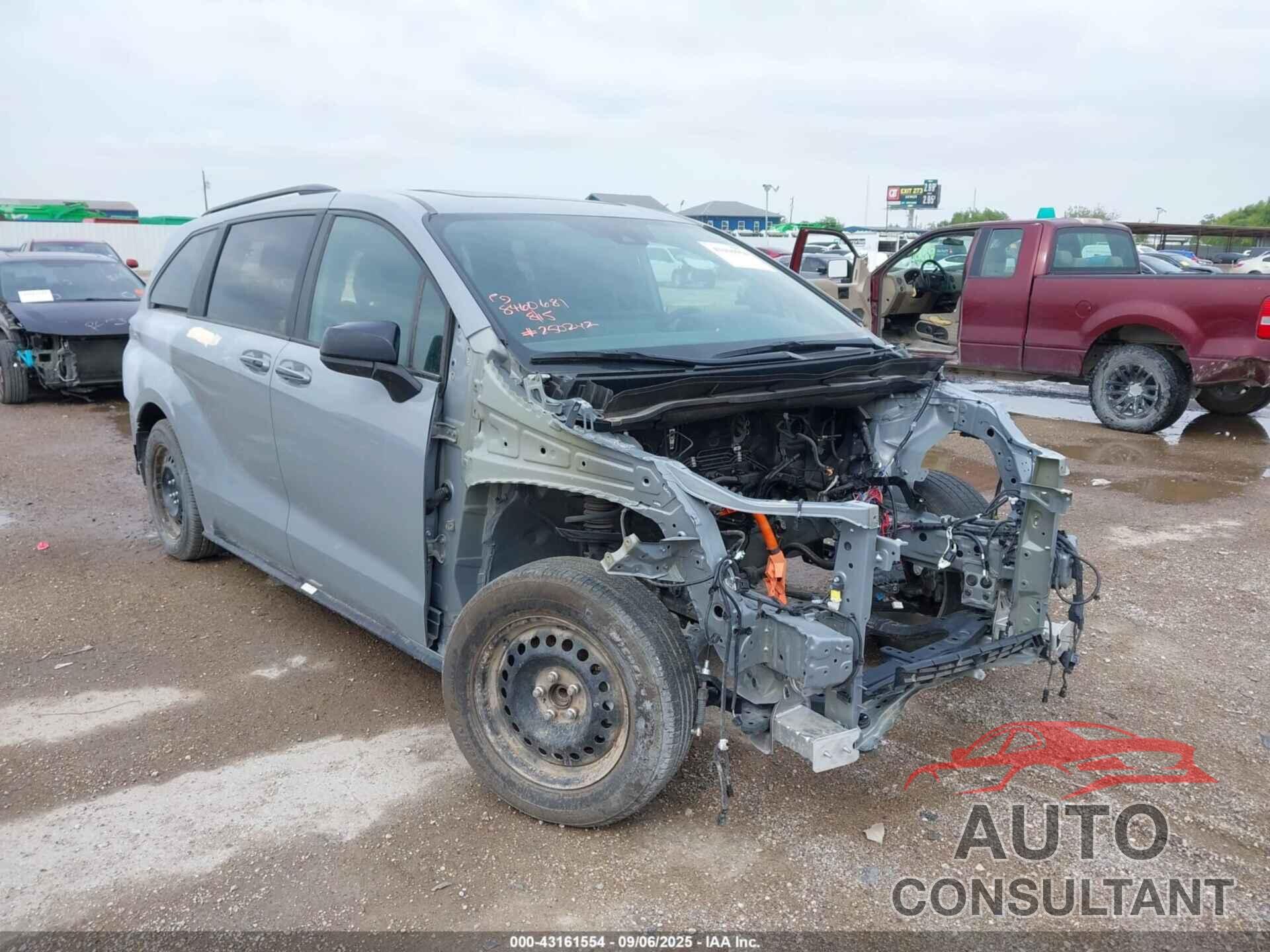 TOYOTA SIENNA 2025 - 5TDDRKEC3SS250242