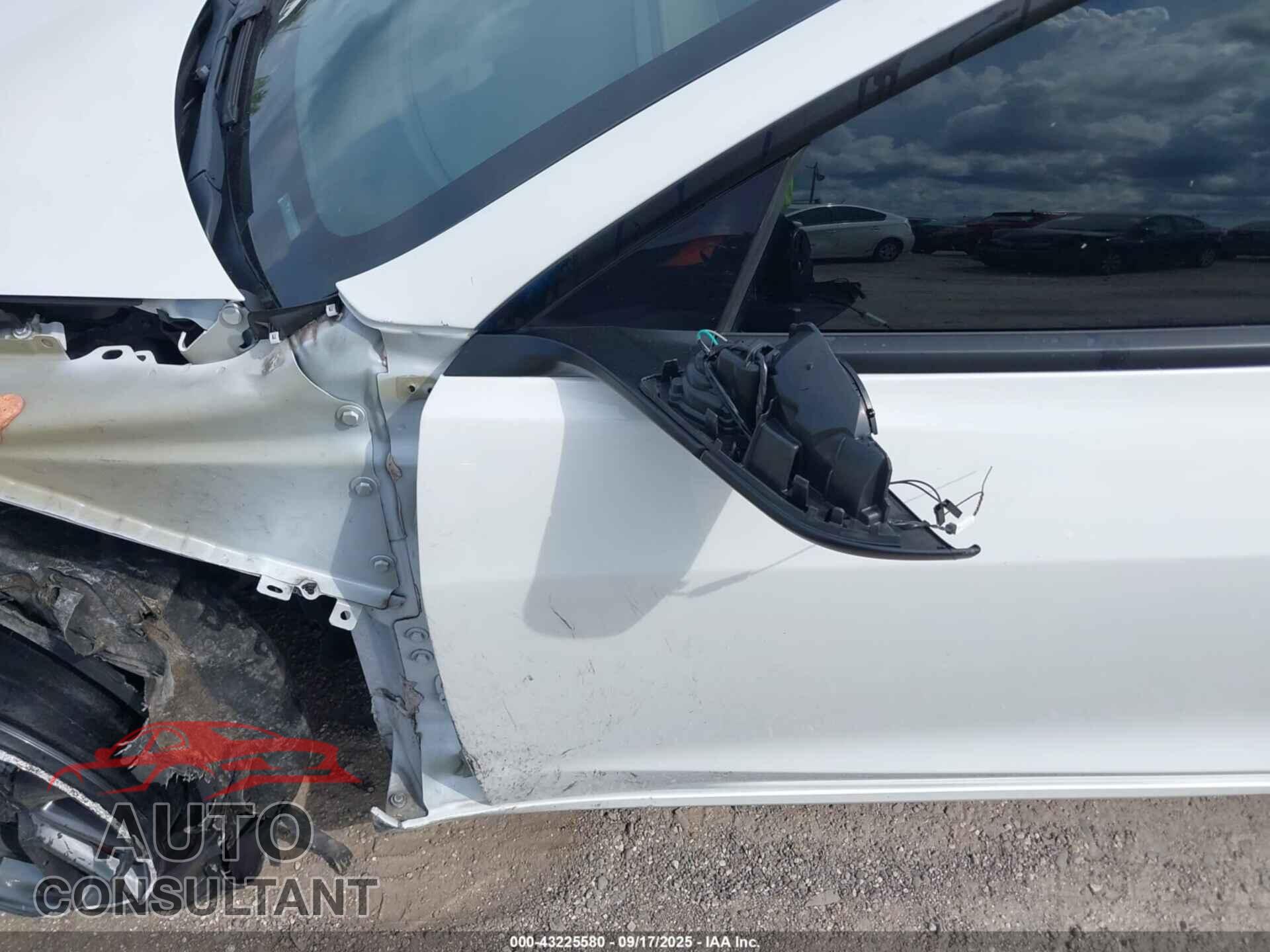 TESLA MODEL 3 2021 - 5YJ3E1EA1MF992100