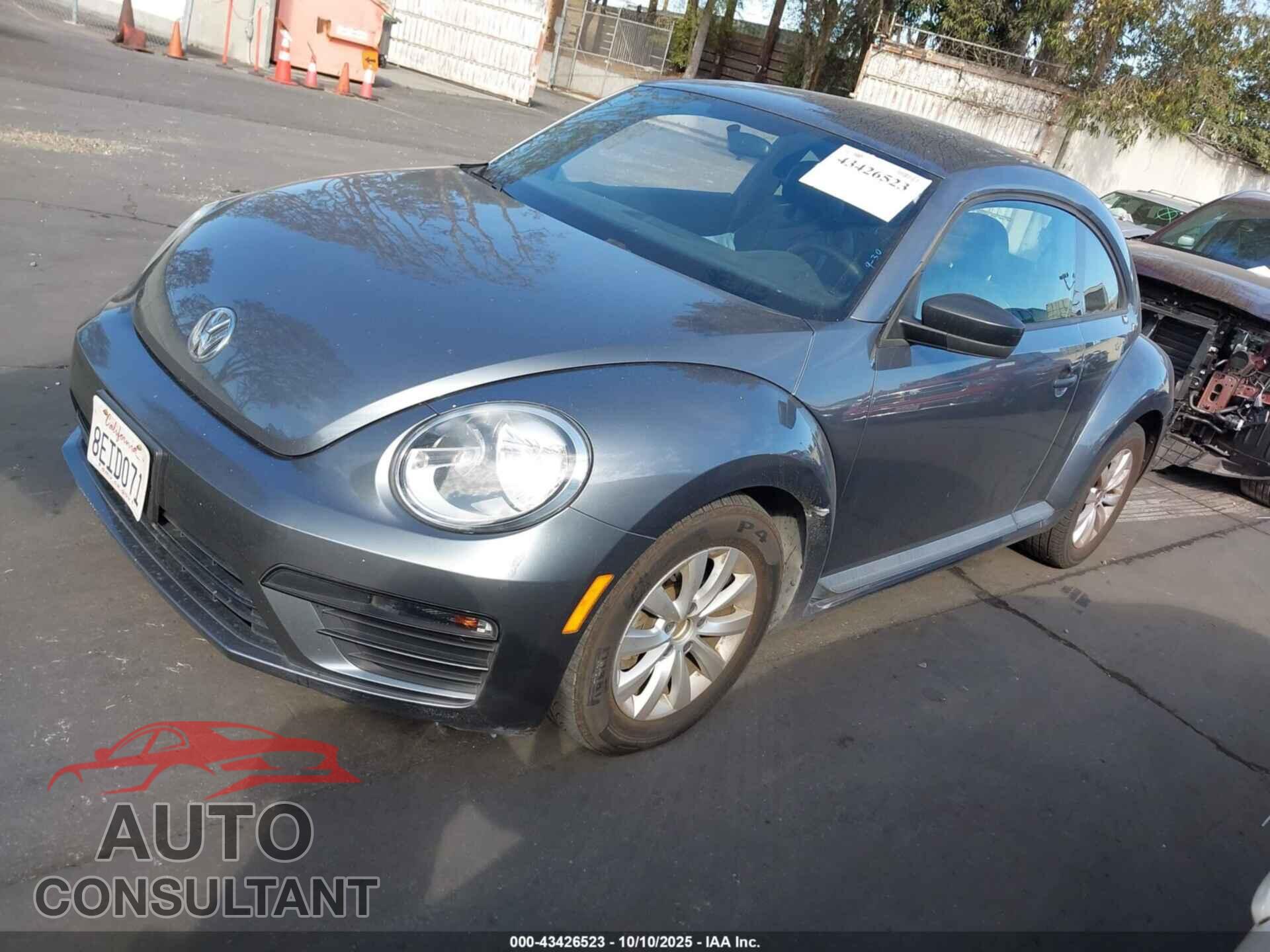 VOLKSWAGEN BEETLE 2017 - 3VWF17AT9HM624524