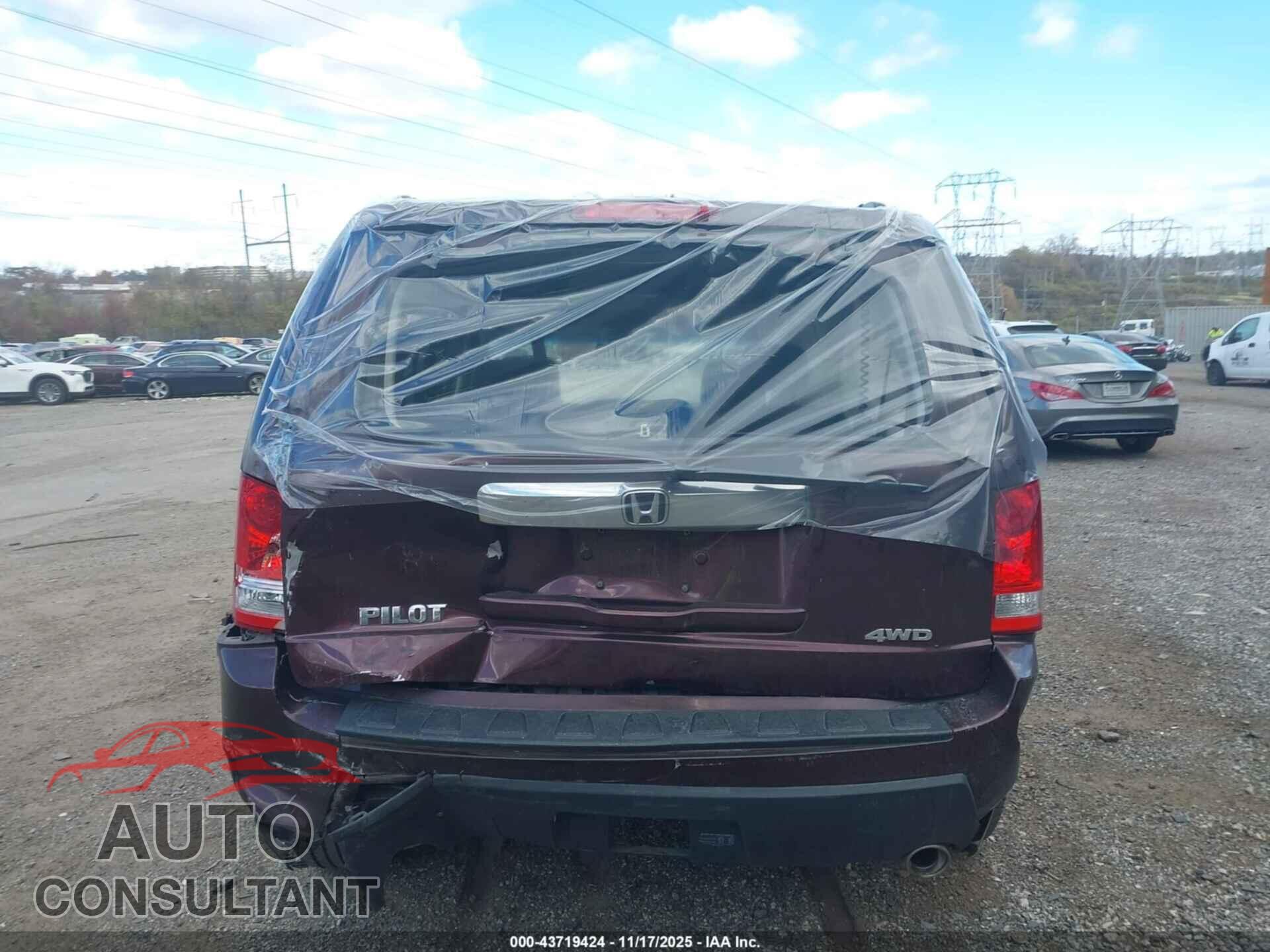 HONDA PILOT 2011 - 5FNYF4H55BB047358