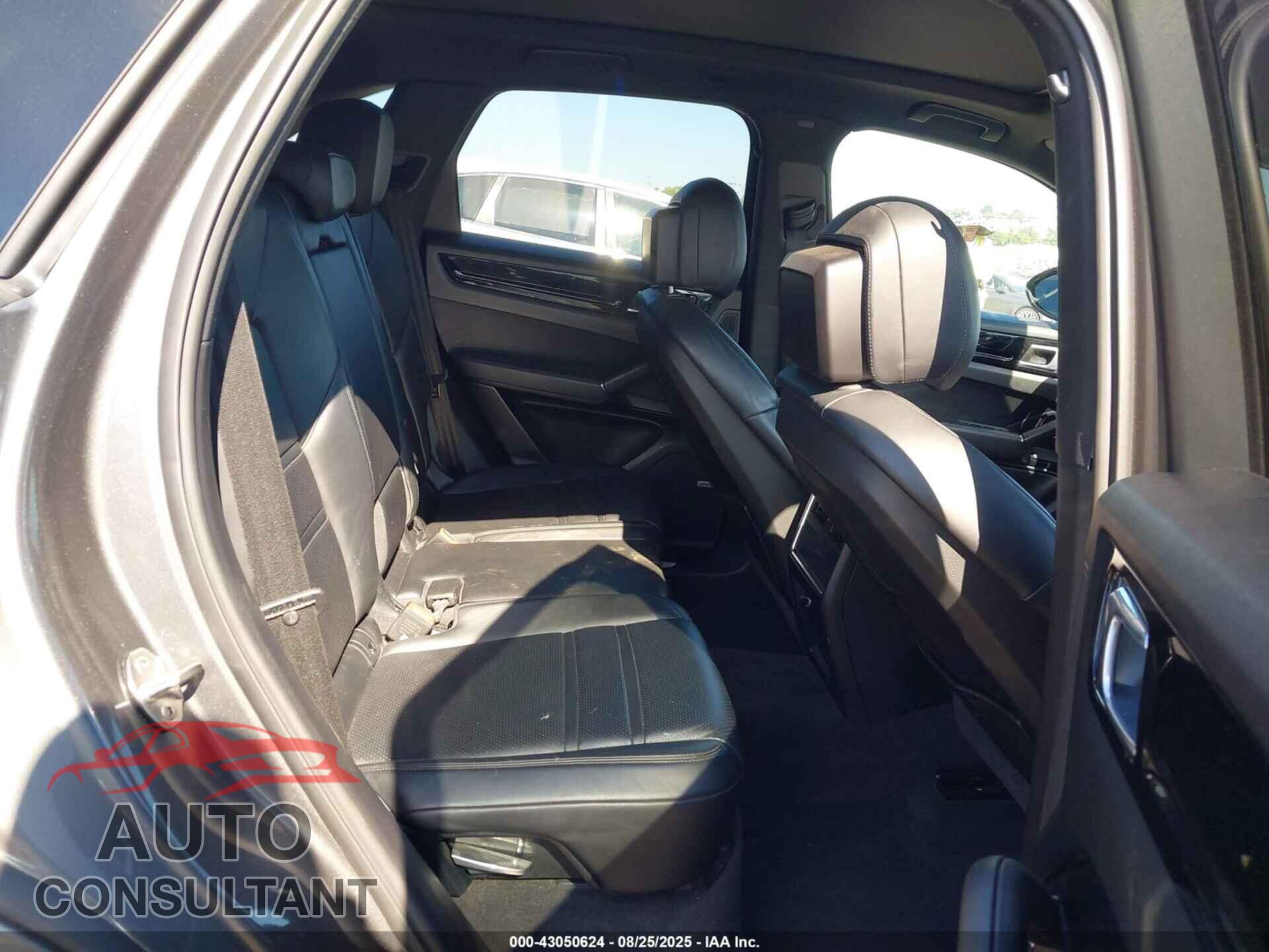 PORSCHE CAYENNE 2019 - WP1AA2AY3KDA10534