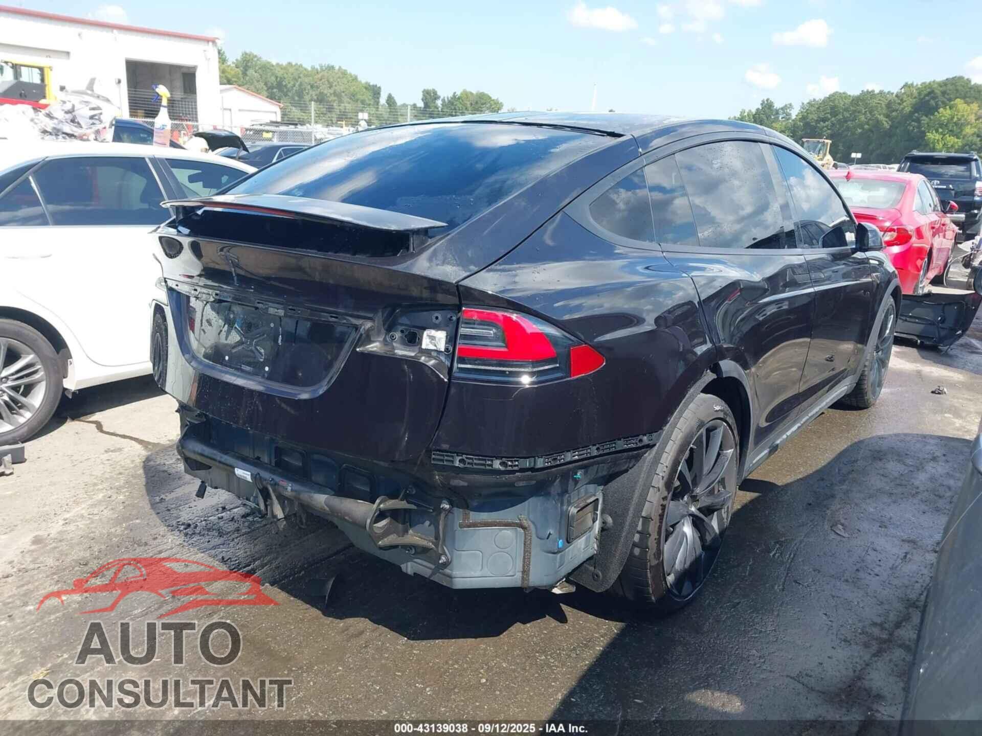 TESLA MODEL X 2016 - 5YJXCBE27GF016719