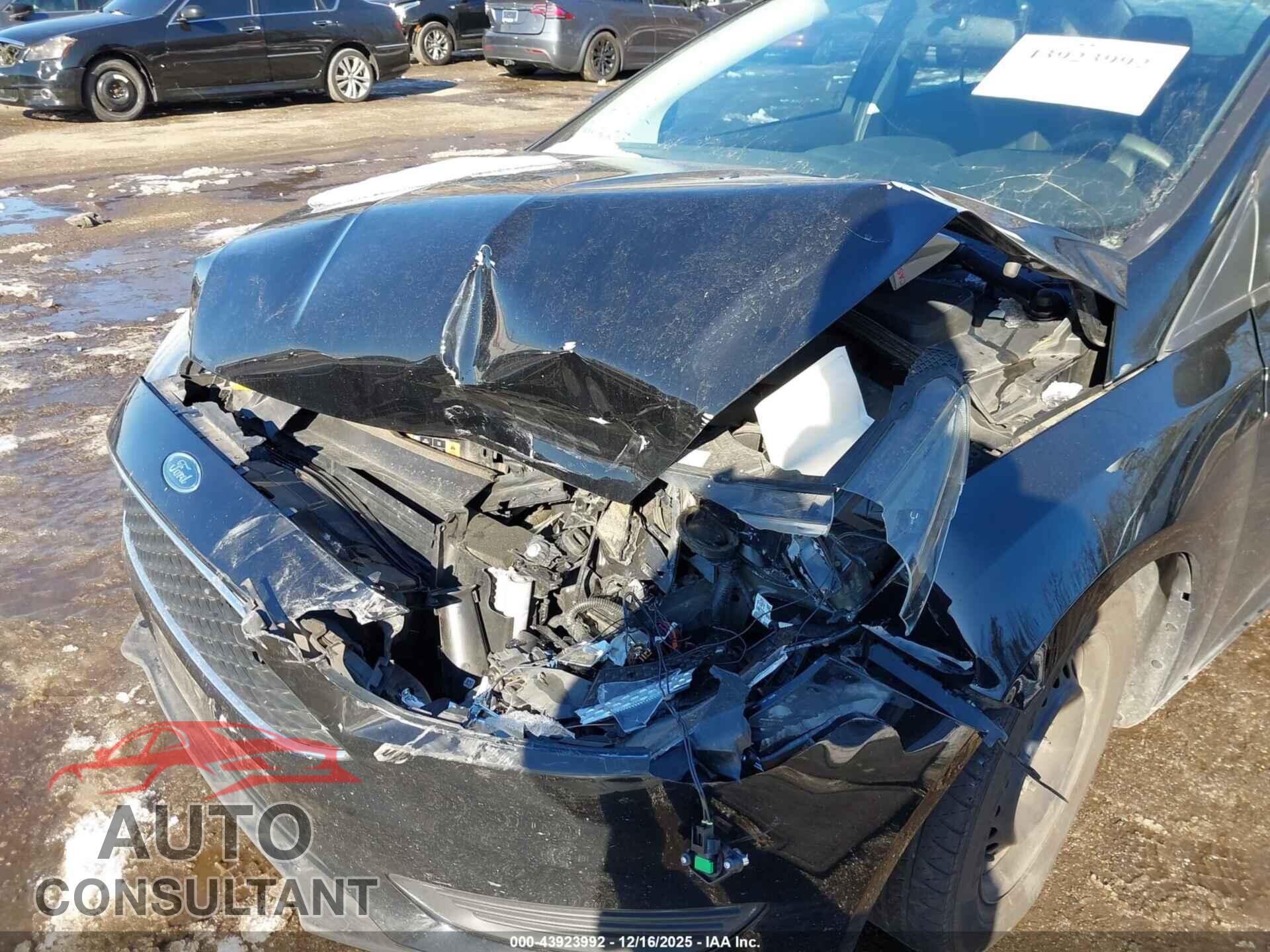 FORD FOCUS 2017 - 1FADP3E29HL305540