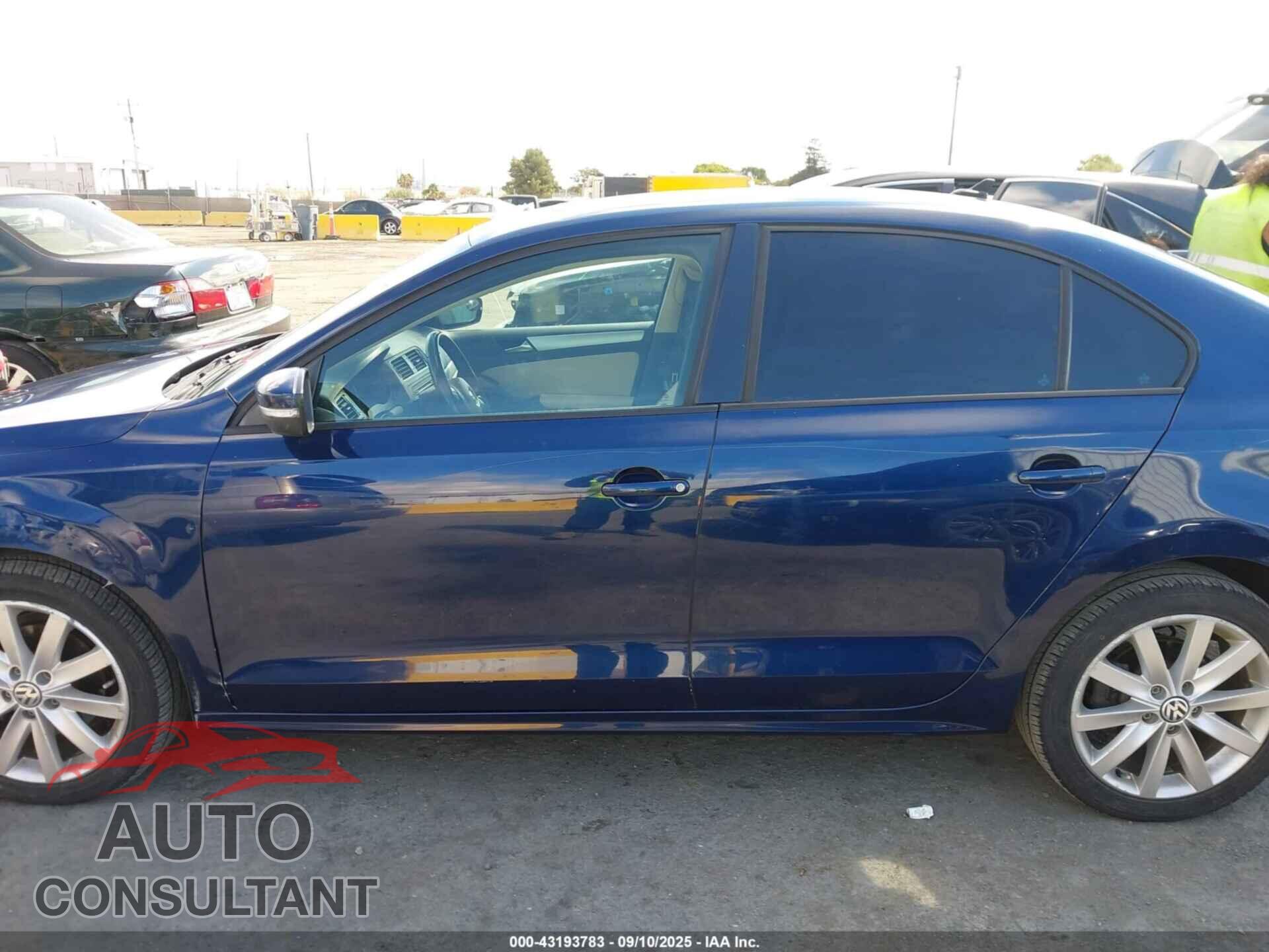 VOLKSWAGEN JETTA 2012 - 3VWLL7AJ8CM339687