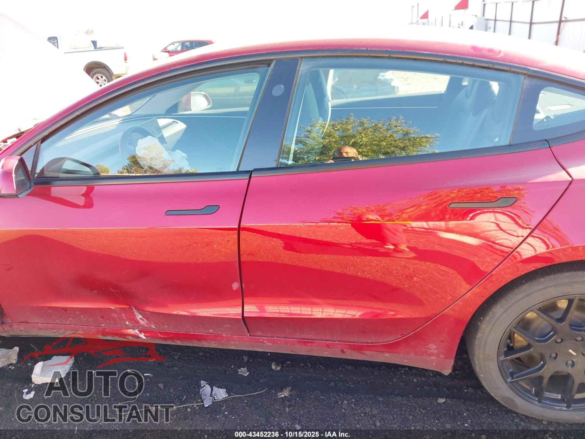 TESLA MODEL 3 2025 - 5YJ3E1EB8SF883722