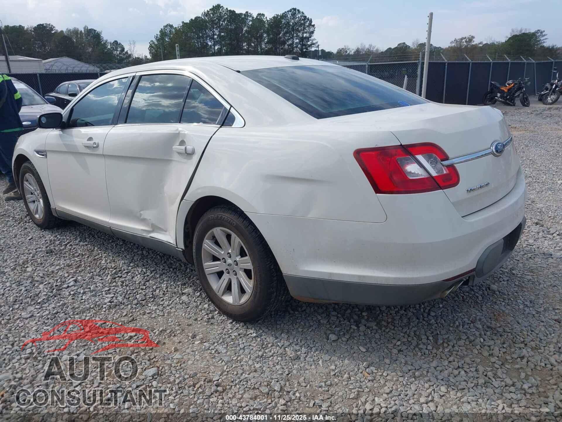 FORD TAURUS 2011 - 1FAHP2DW1BG184812