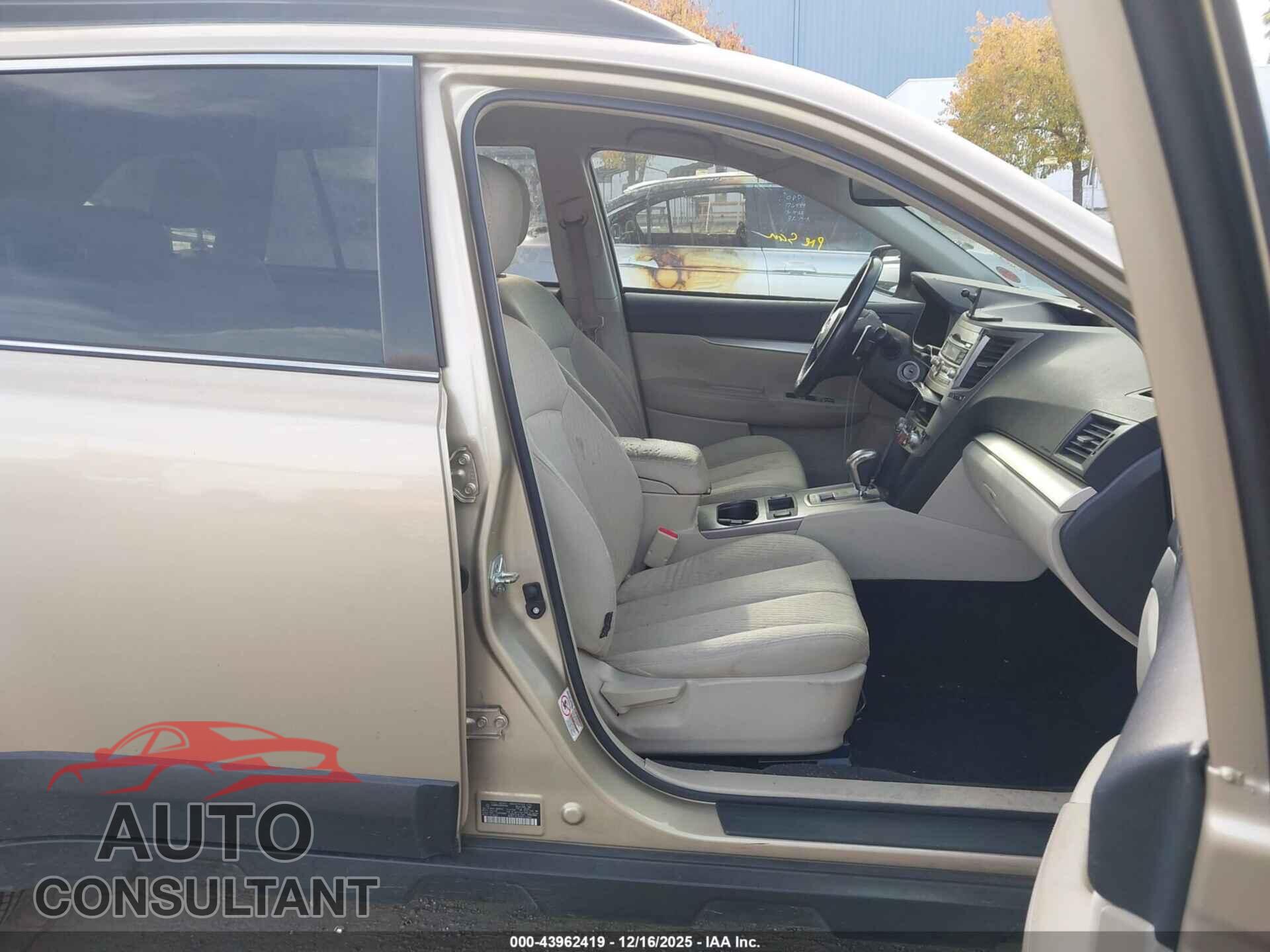 SUBARU OUTBACK 2010 - 4S4BRBCC3A3321543
