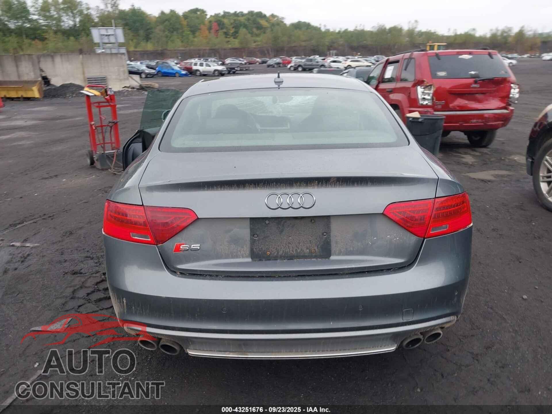 AUDI S5 2013 - WAUCGAFR6DA074850