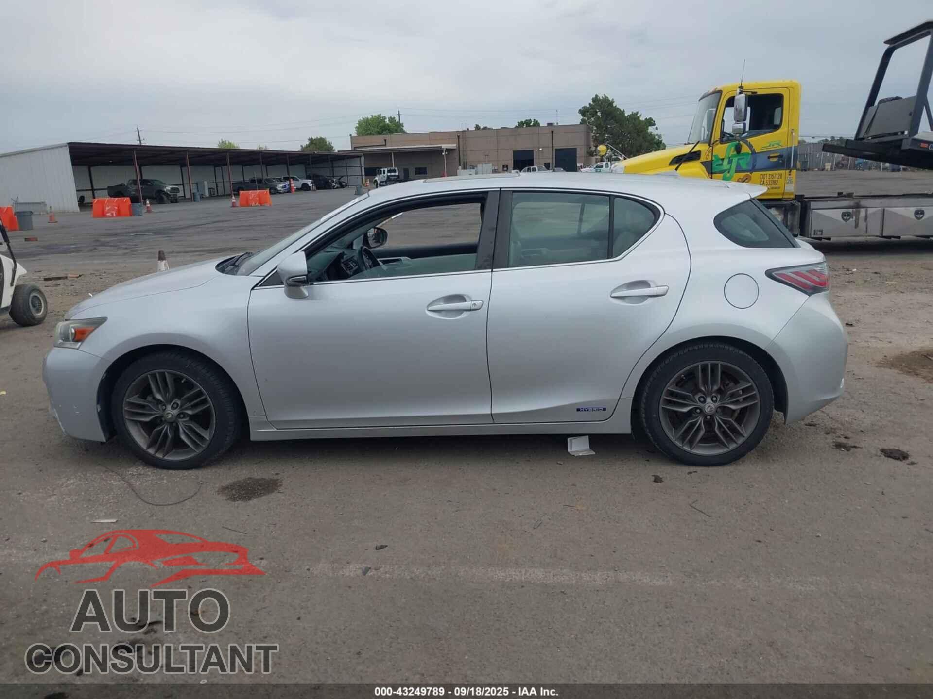 LEXUS CT 200H 2011 - JTHKD5BH3B2038423