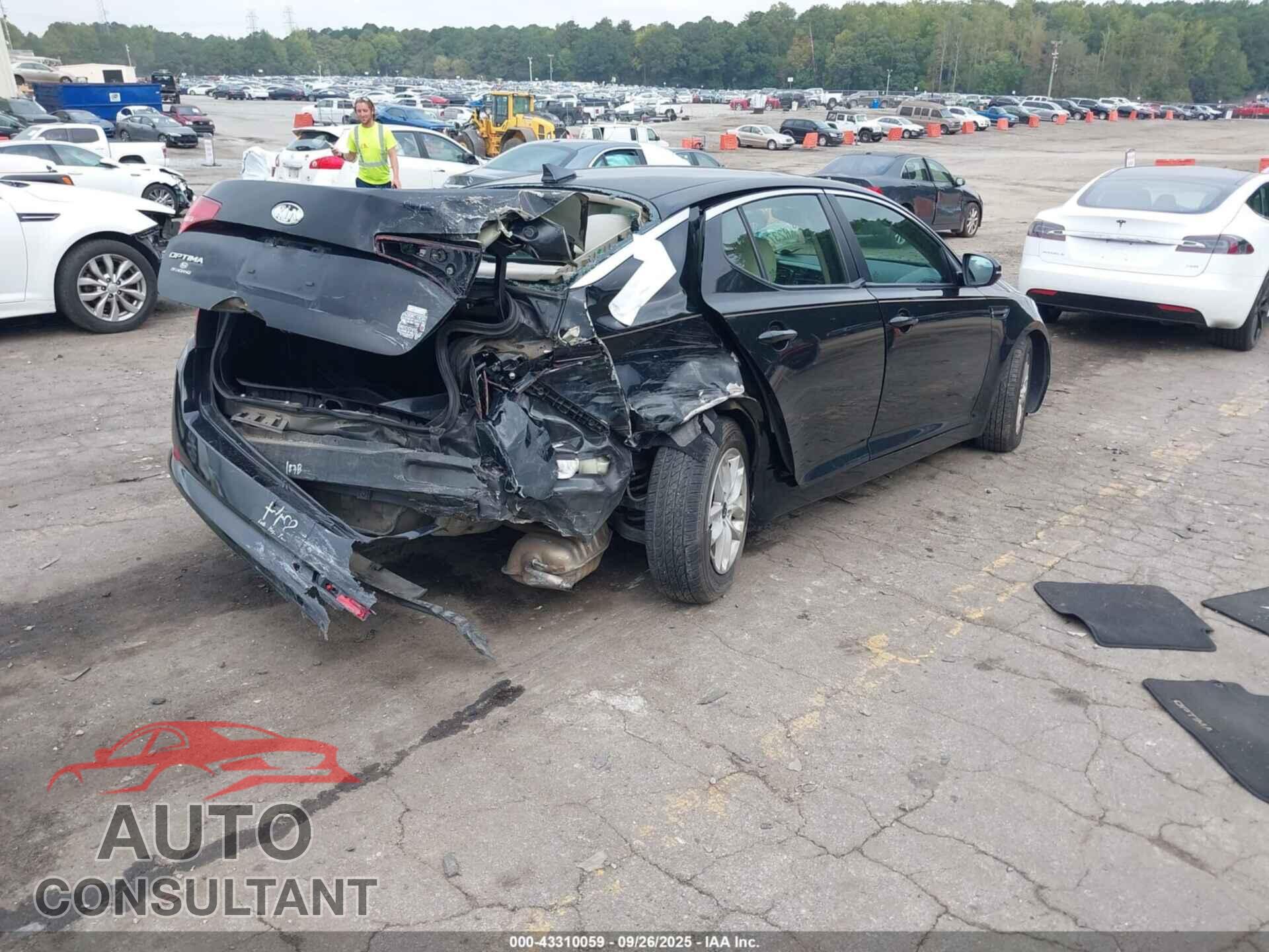 KIA OPTIMA 2011 - KNAGM4A72B5078093