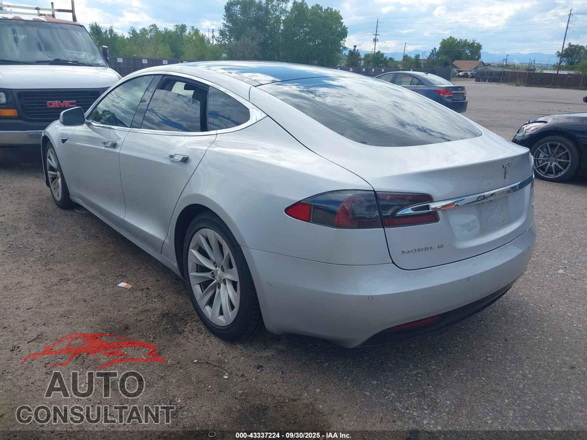 TESLA MODEL S 2017 - 5YJSA1E23HF185115