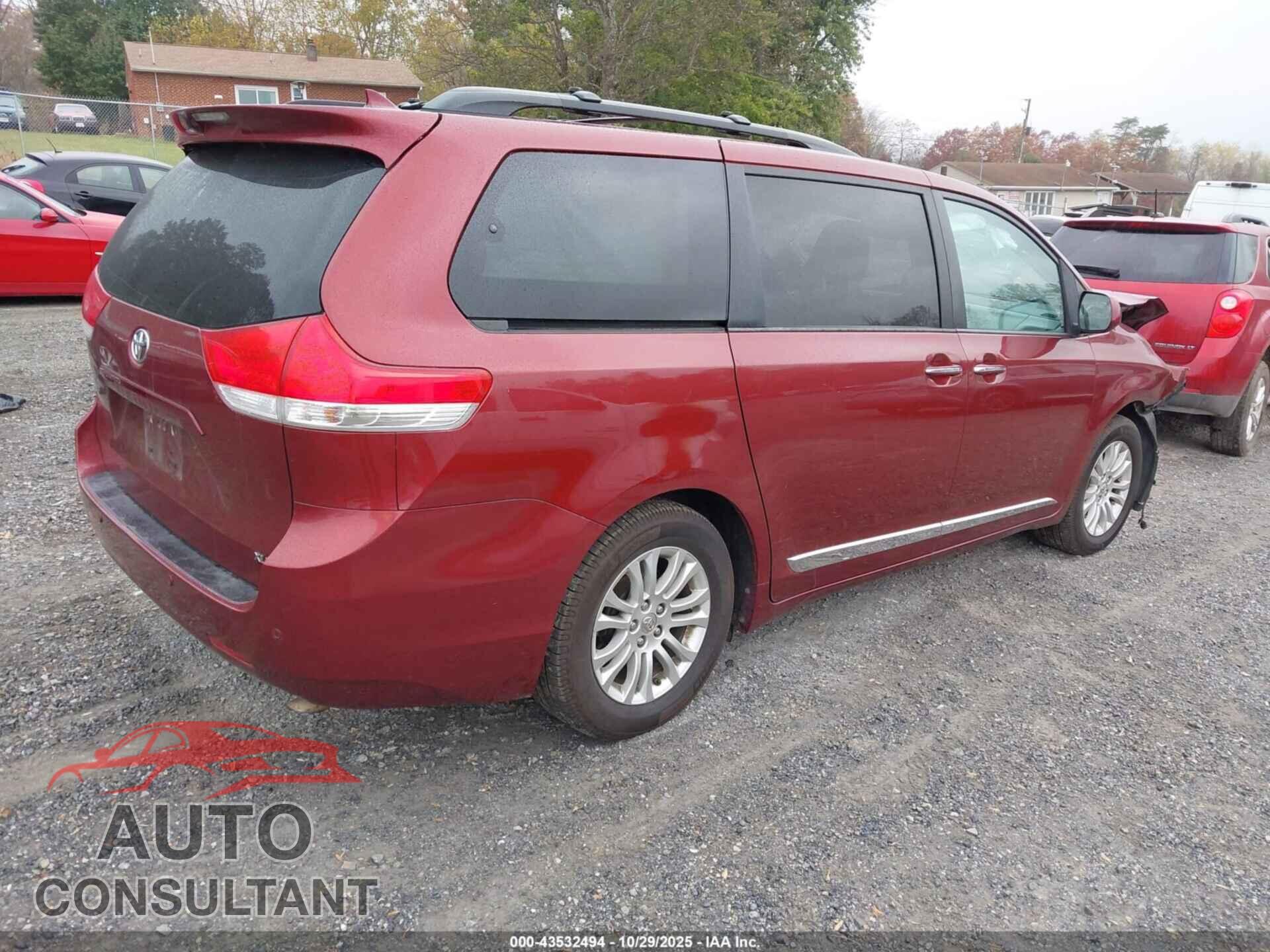 TOYOTA SIENNA 2013 - 5TDYK3DC5DS290936