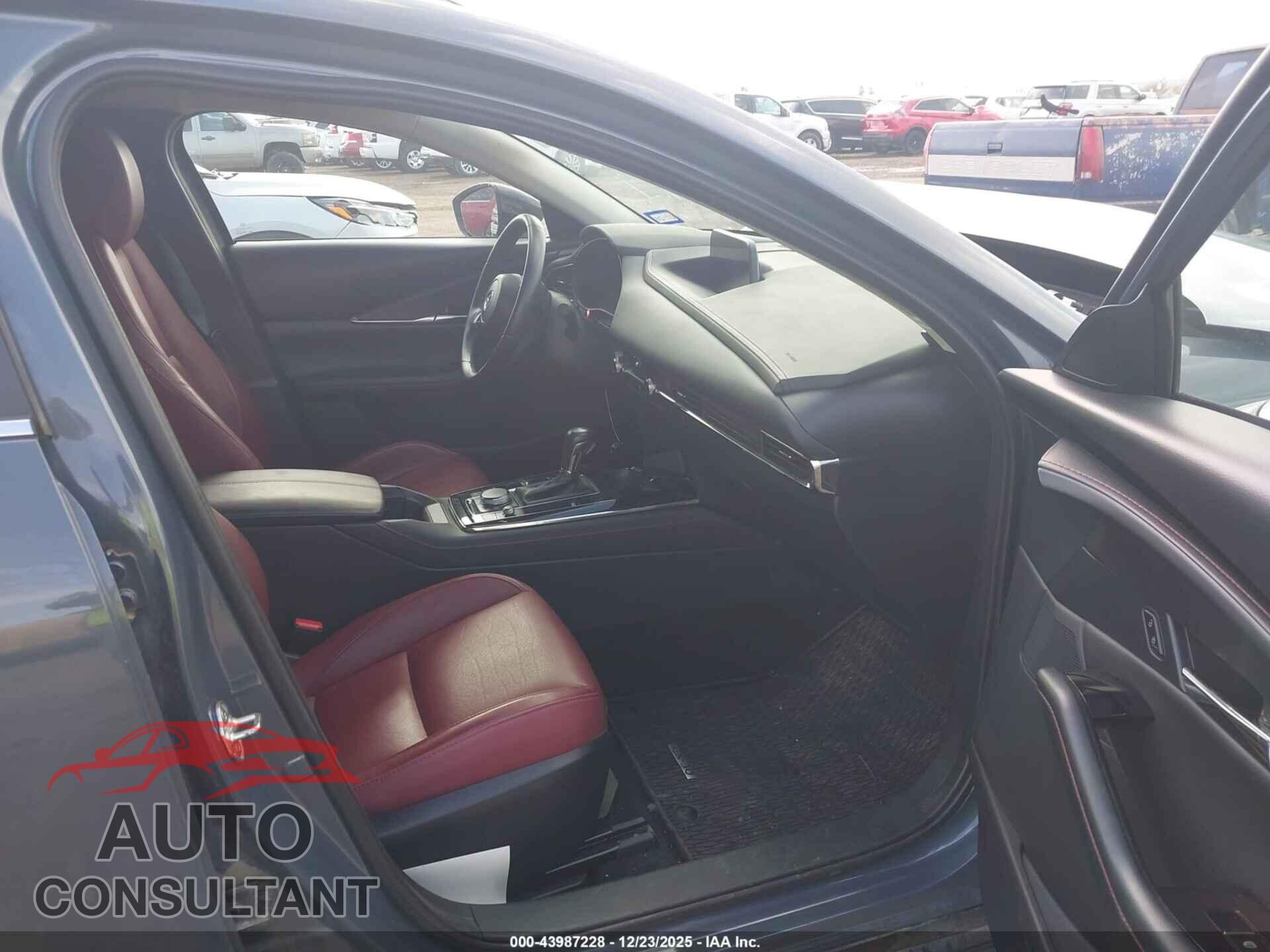 MAZDA CX-30 2024 - 3MVDMBCM2RM646357