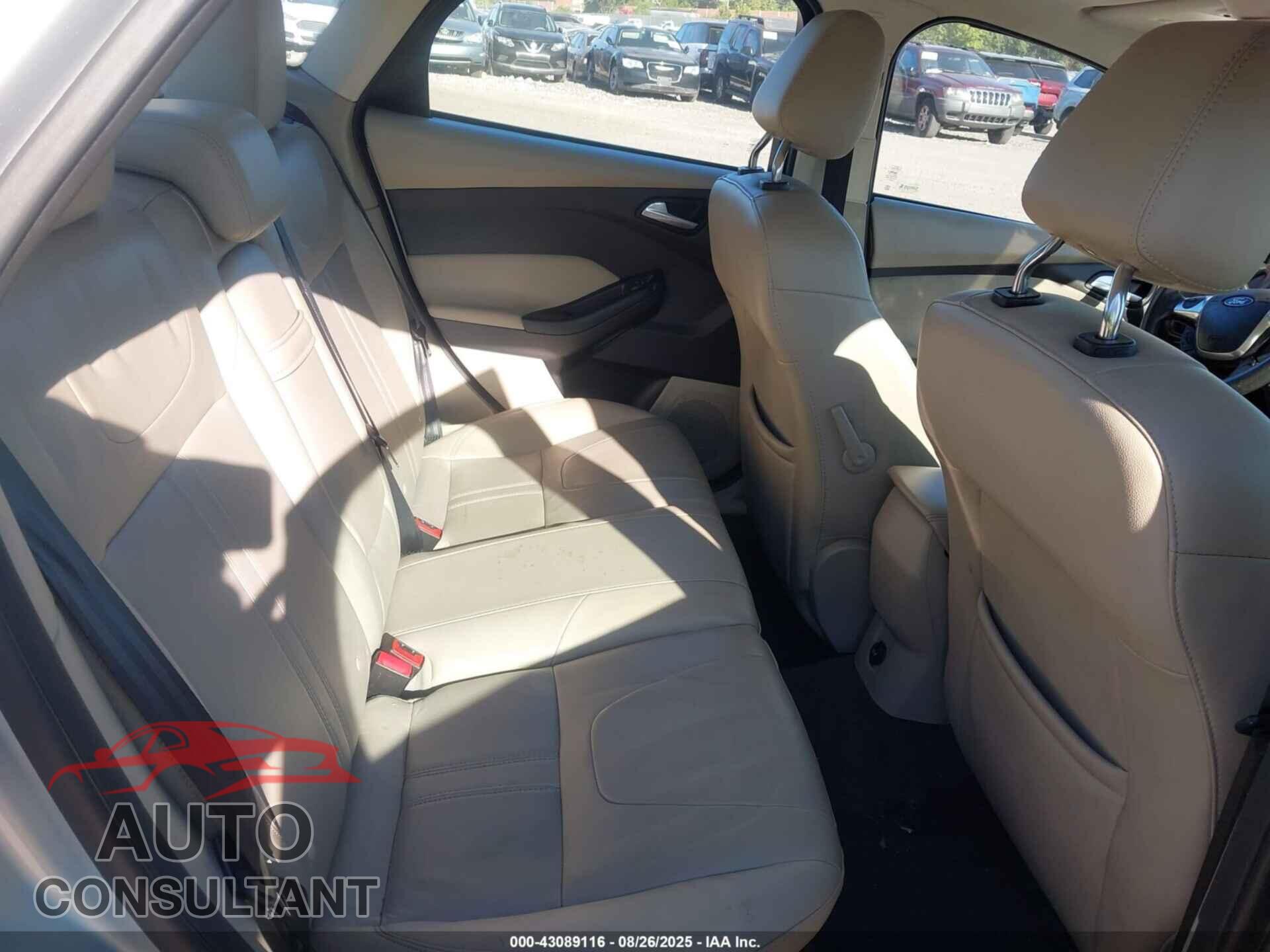 FORD FOCUS 2012 - 1FAHP3H24CL209532