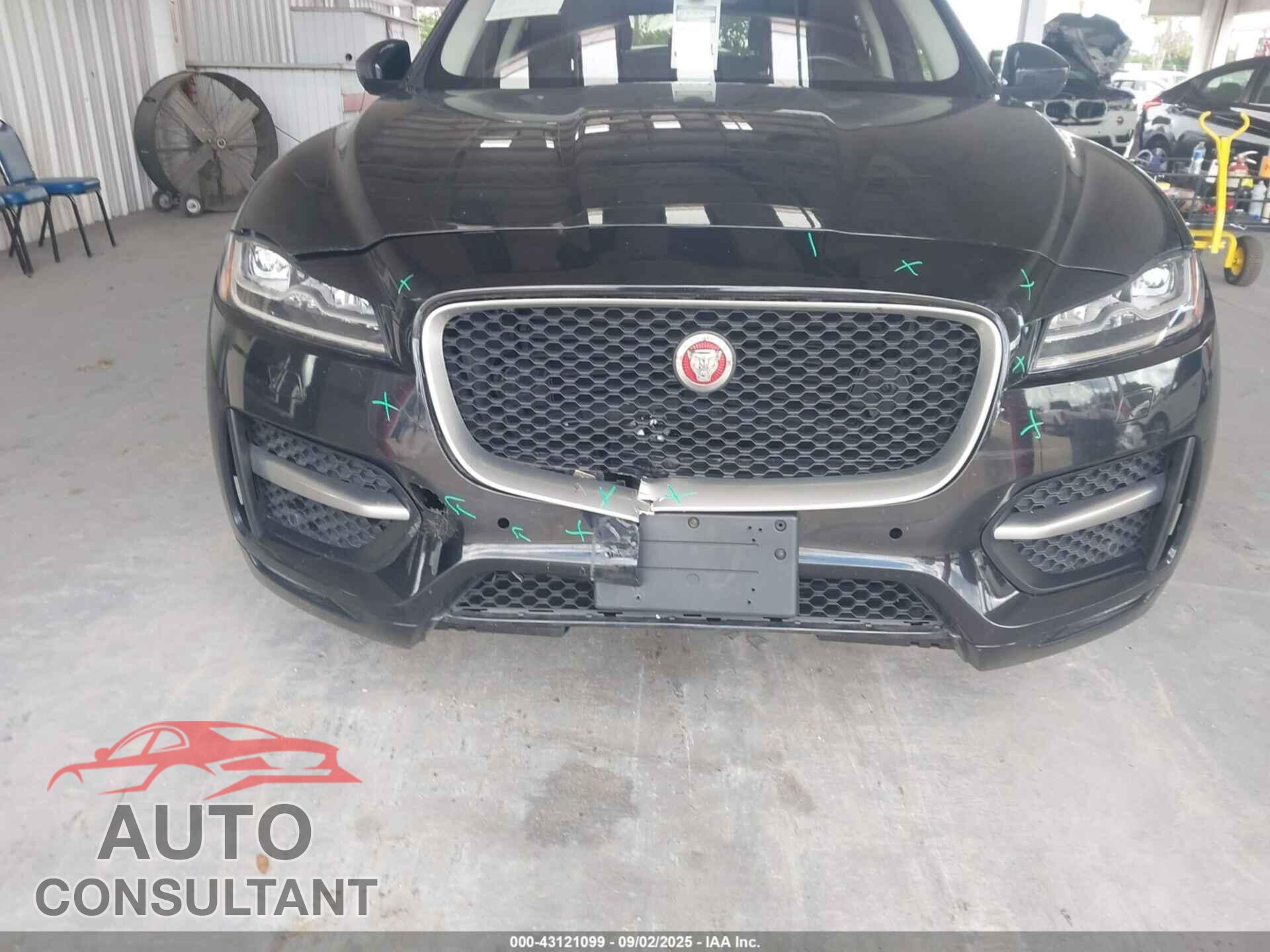 JAGUAR F-PACE 2017 - SADCL2BV2HA046965