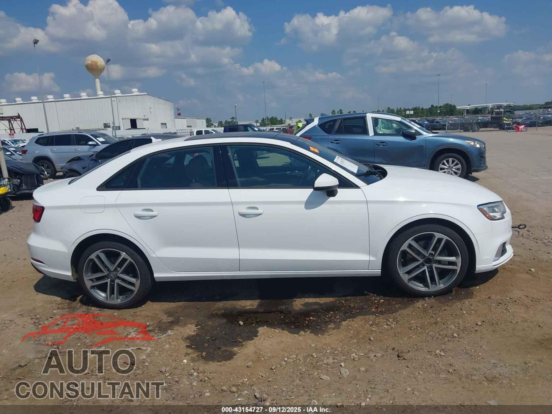 AUDI A3 2017 - WAUAUGFF5H1058072