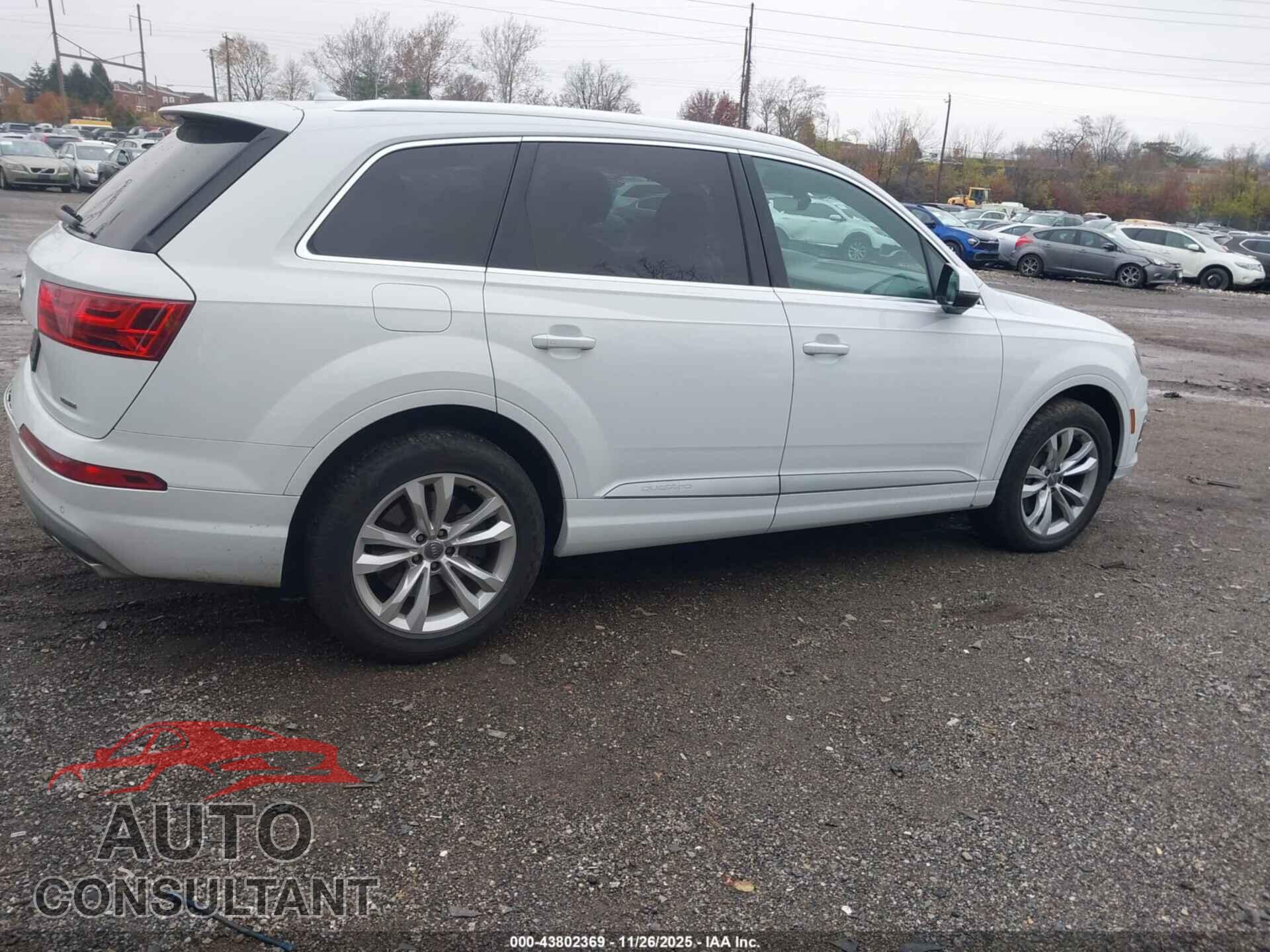 AUDI Q7 2018 - WA1LHAF70JD042012