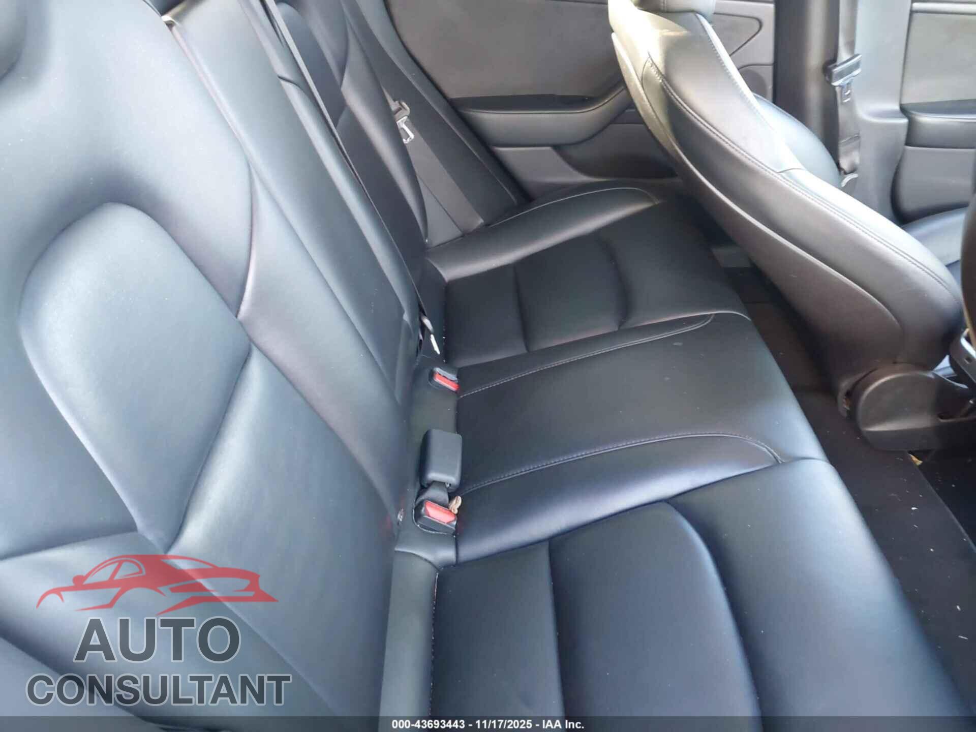 TESLA MODEL 3 2019 - 5YJ3E1EB8KF414937