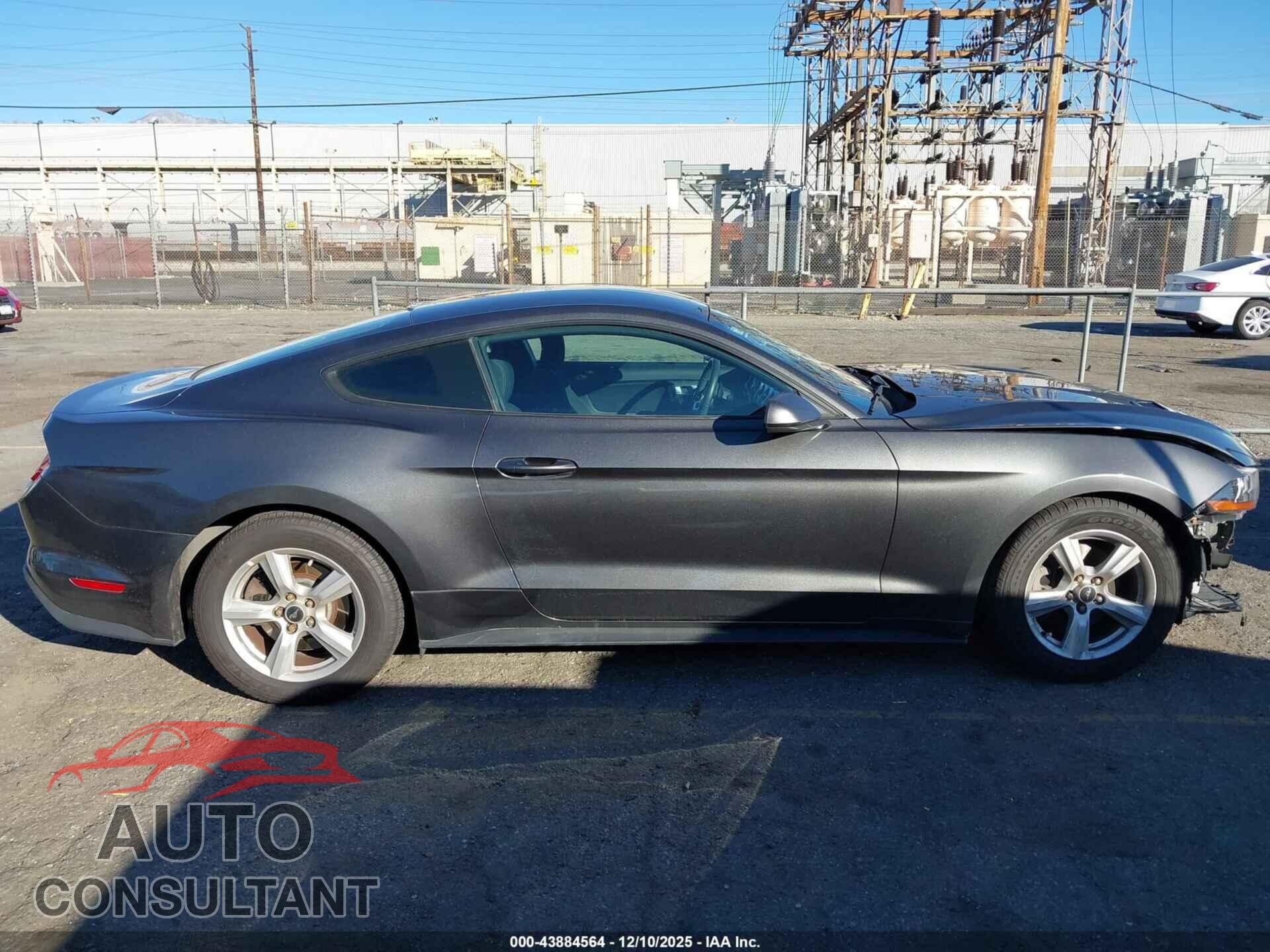 FORD MUSTANG 2018 - 1FA6P8TH8J5121634