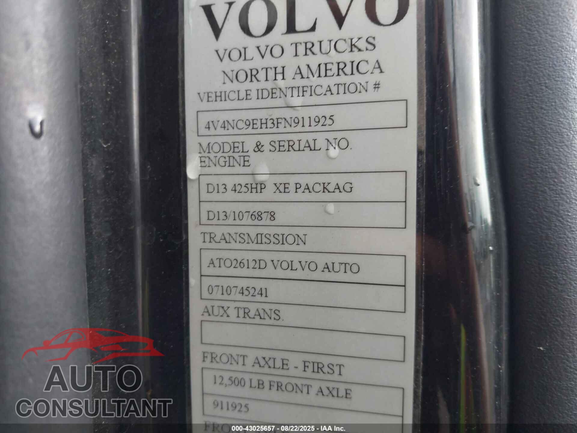 VOLVO VN 2015 - 4V4NC9EH3FN911925