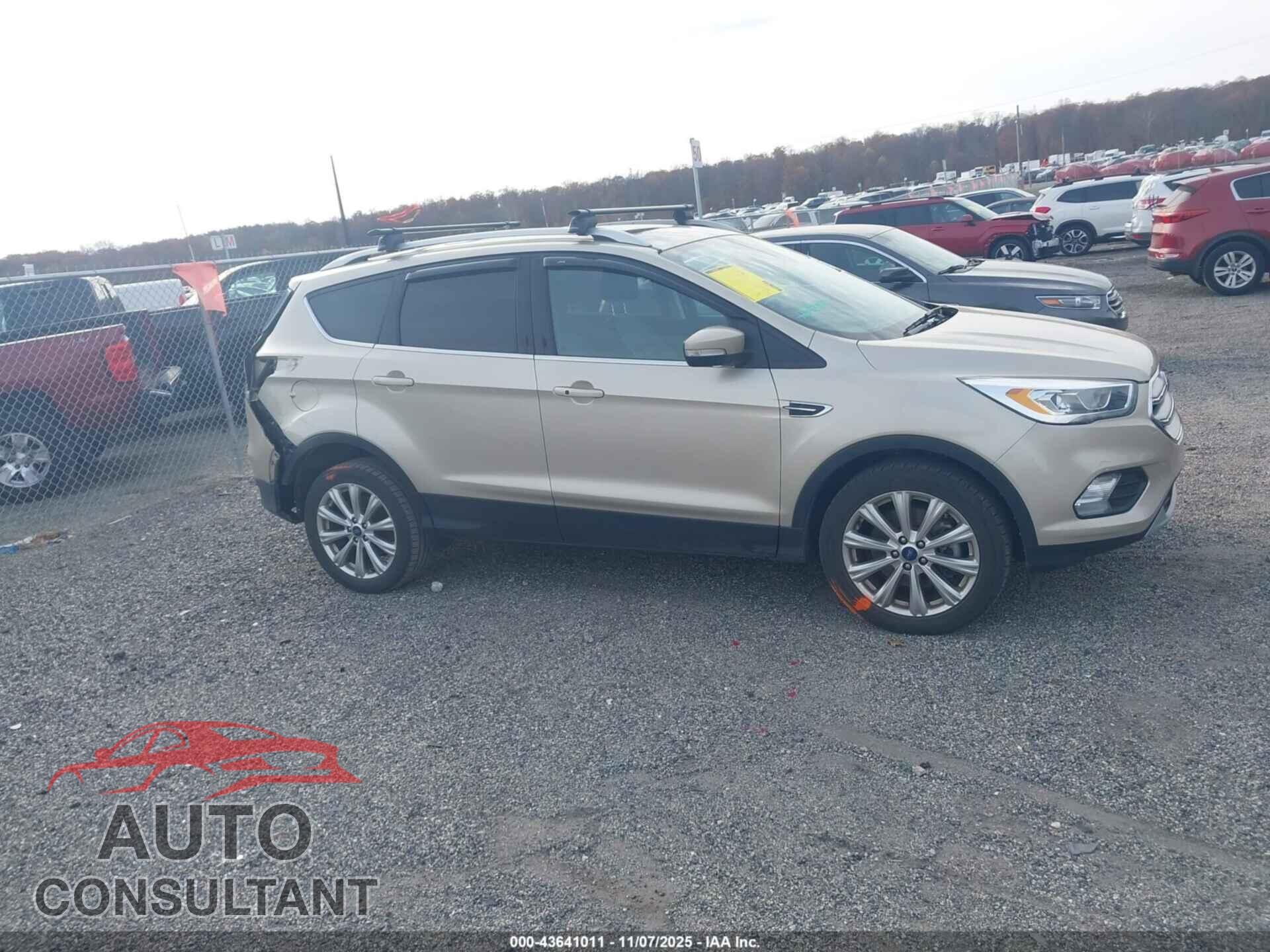 FORD ESCAPE 2017 - 1FMCU9JD4HUD24155