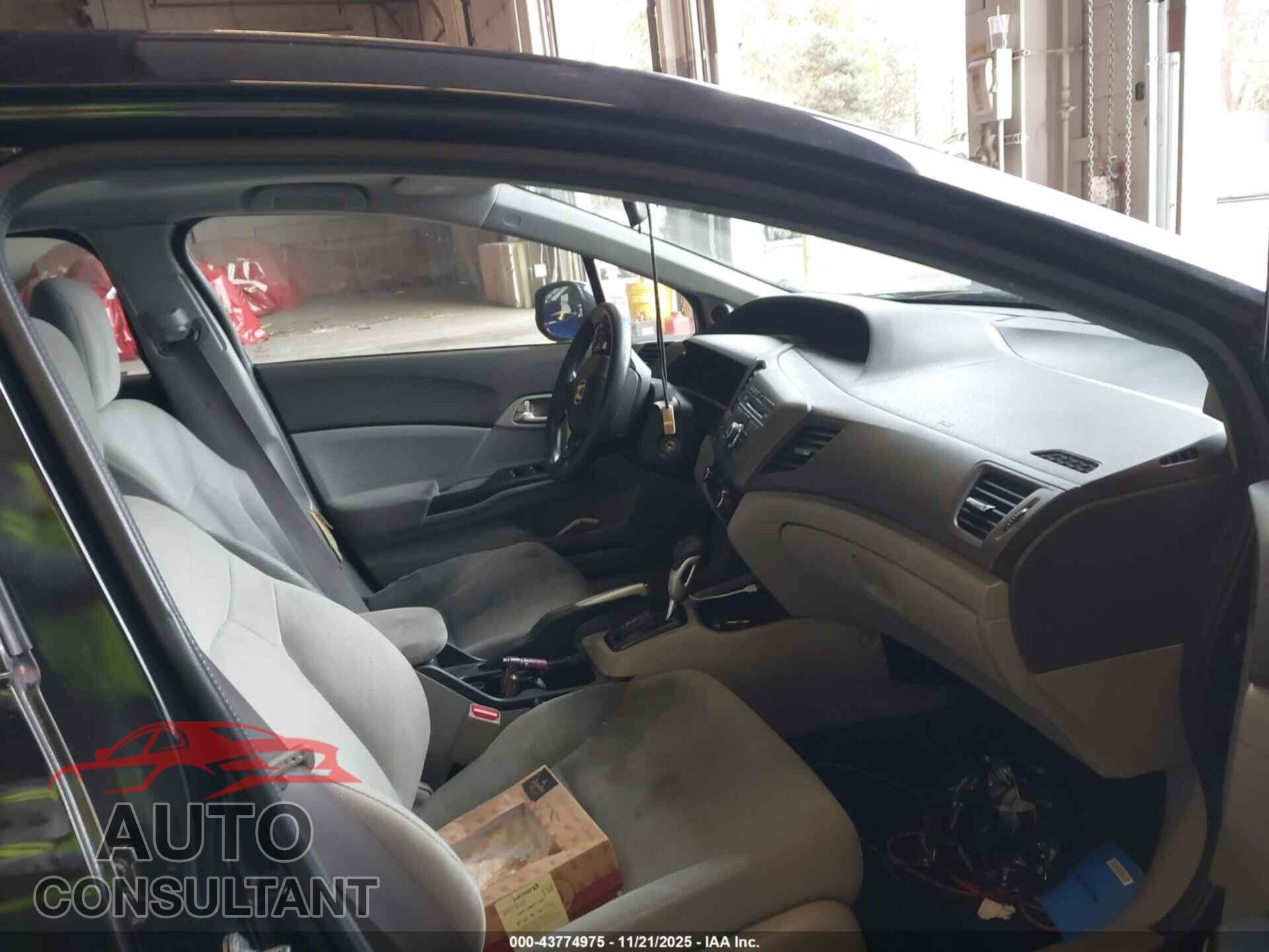HONDA CIVIC 2012 - 2HGFB2F84CH576897