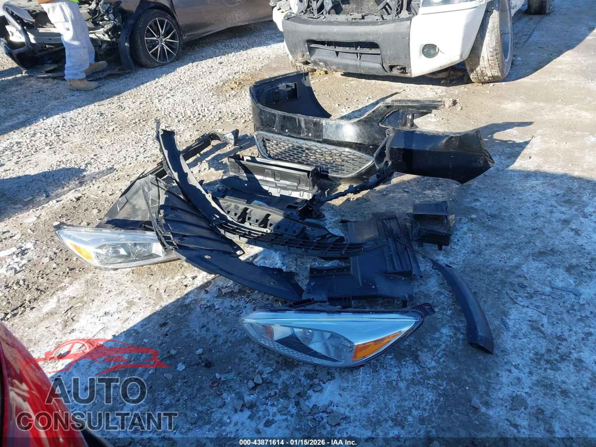 FORD FOCUS 2018 - 1FADP3FE2JL210526