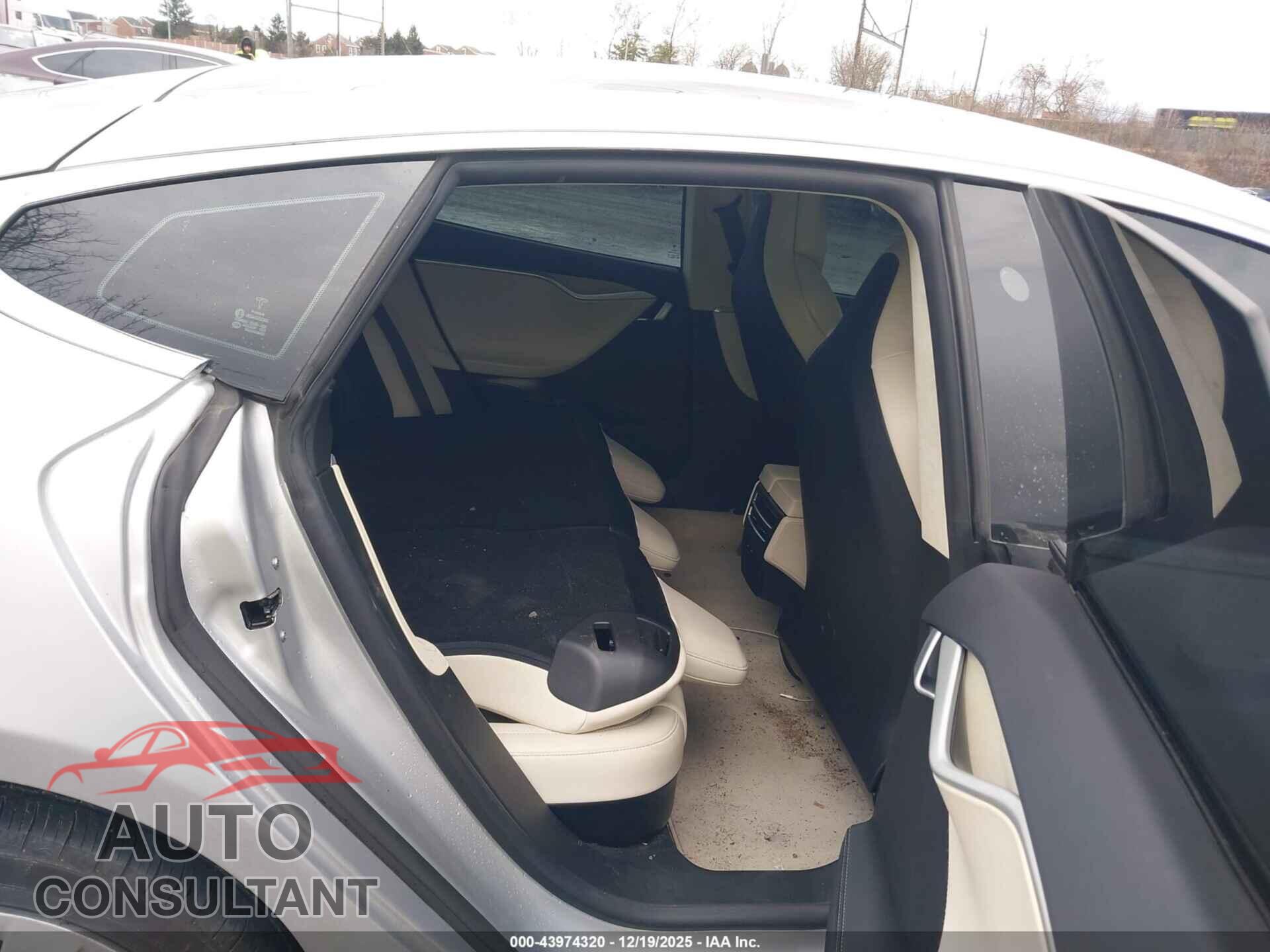 TESLA MODEL S 2018 - 5YJSA1E27JF243846