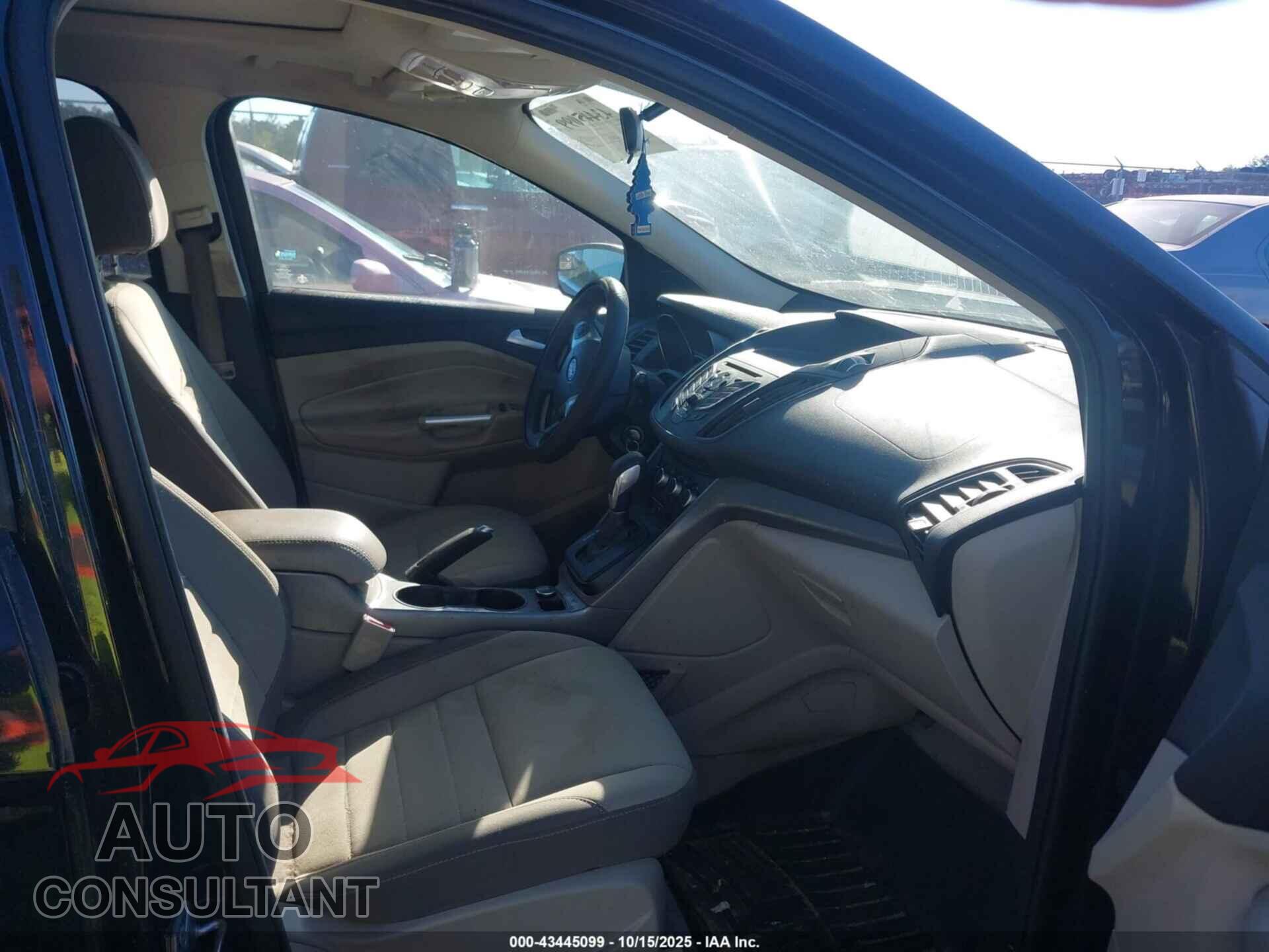 FORD ESCAPE 2016 - 1FMCU0G90GUA31723