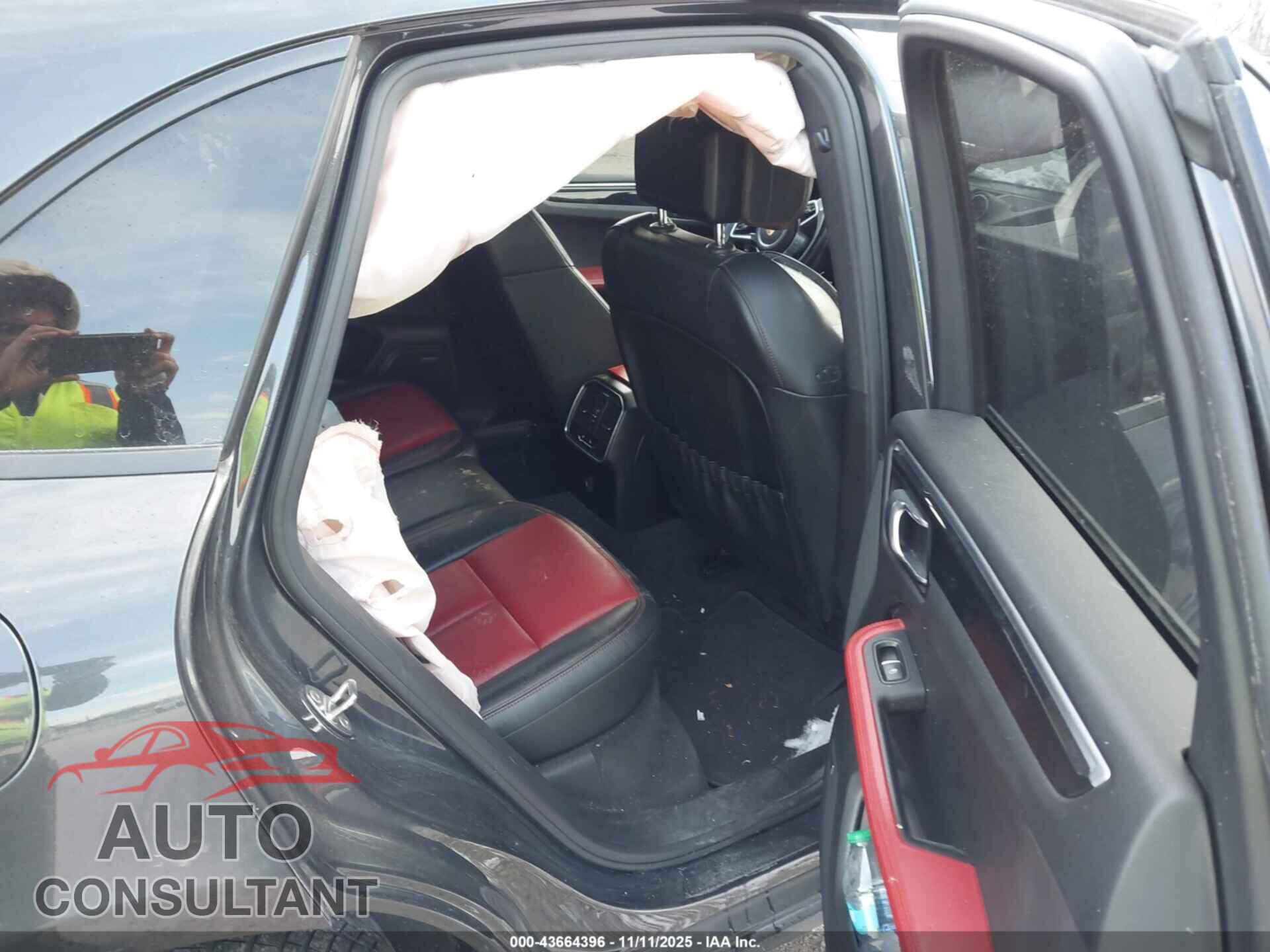 PORSCHE MACAN 2018 - WP1AA2A56JLB05163