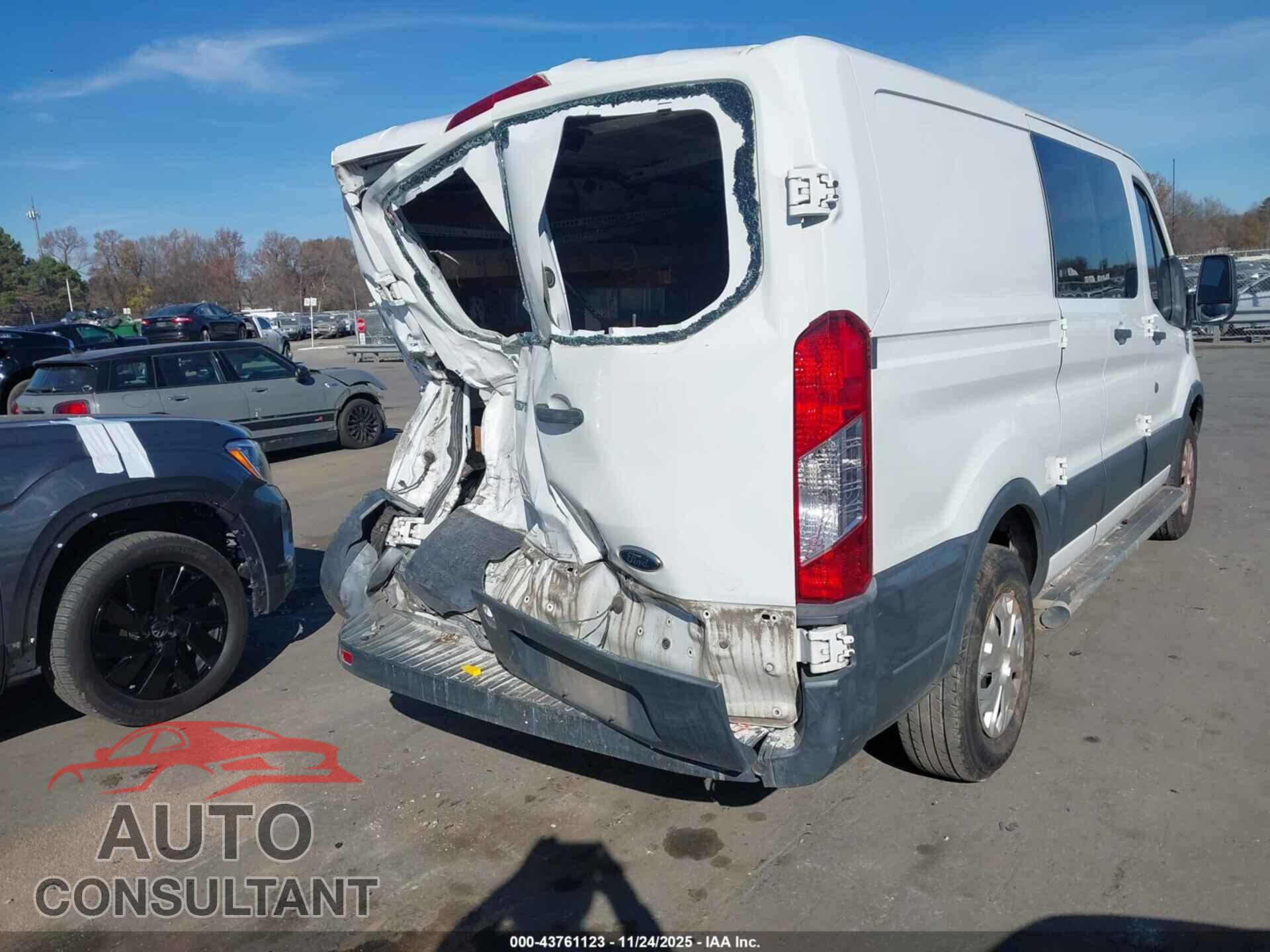 FORD TRANSIT-250 2017 - 1FTYR1ZM3HKB09587