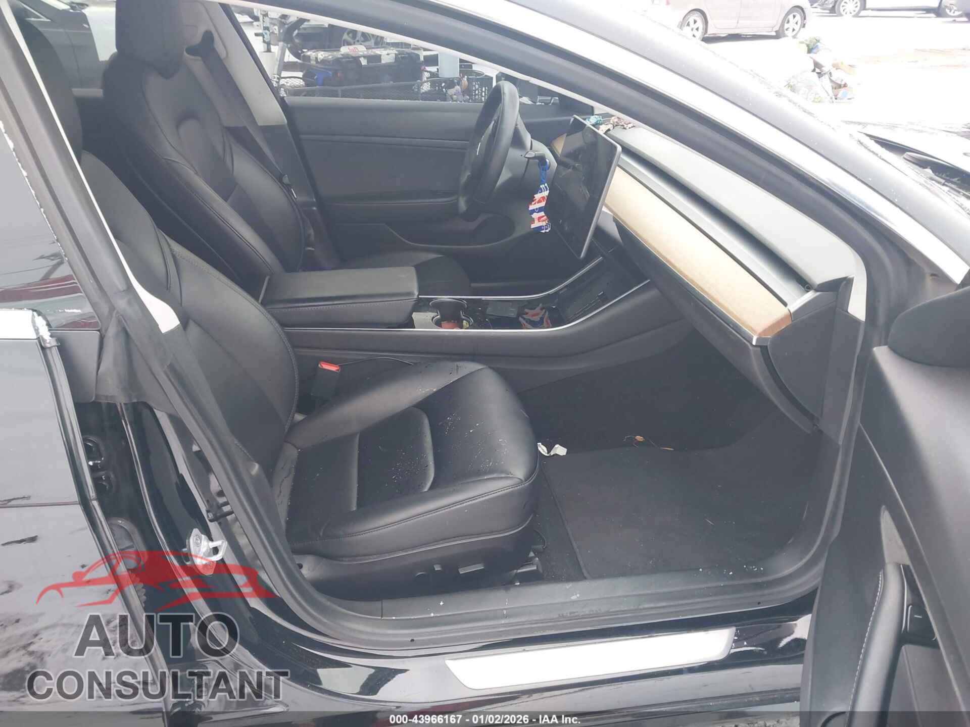 TESLA MODEL 3 2020 - 5YJ3E1EA5LF657582