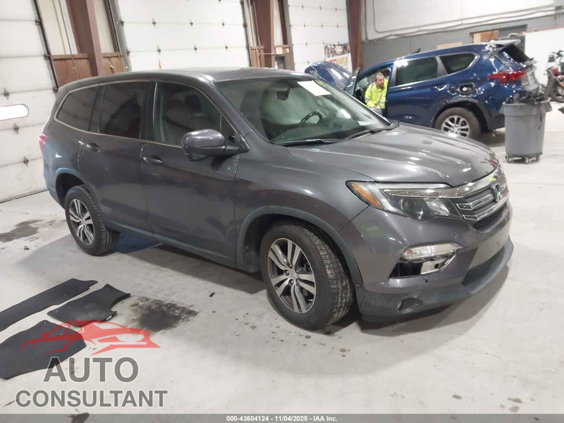 HONDA PILOT 2017 - 5FNYF6H57HB026502