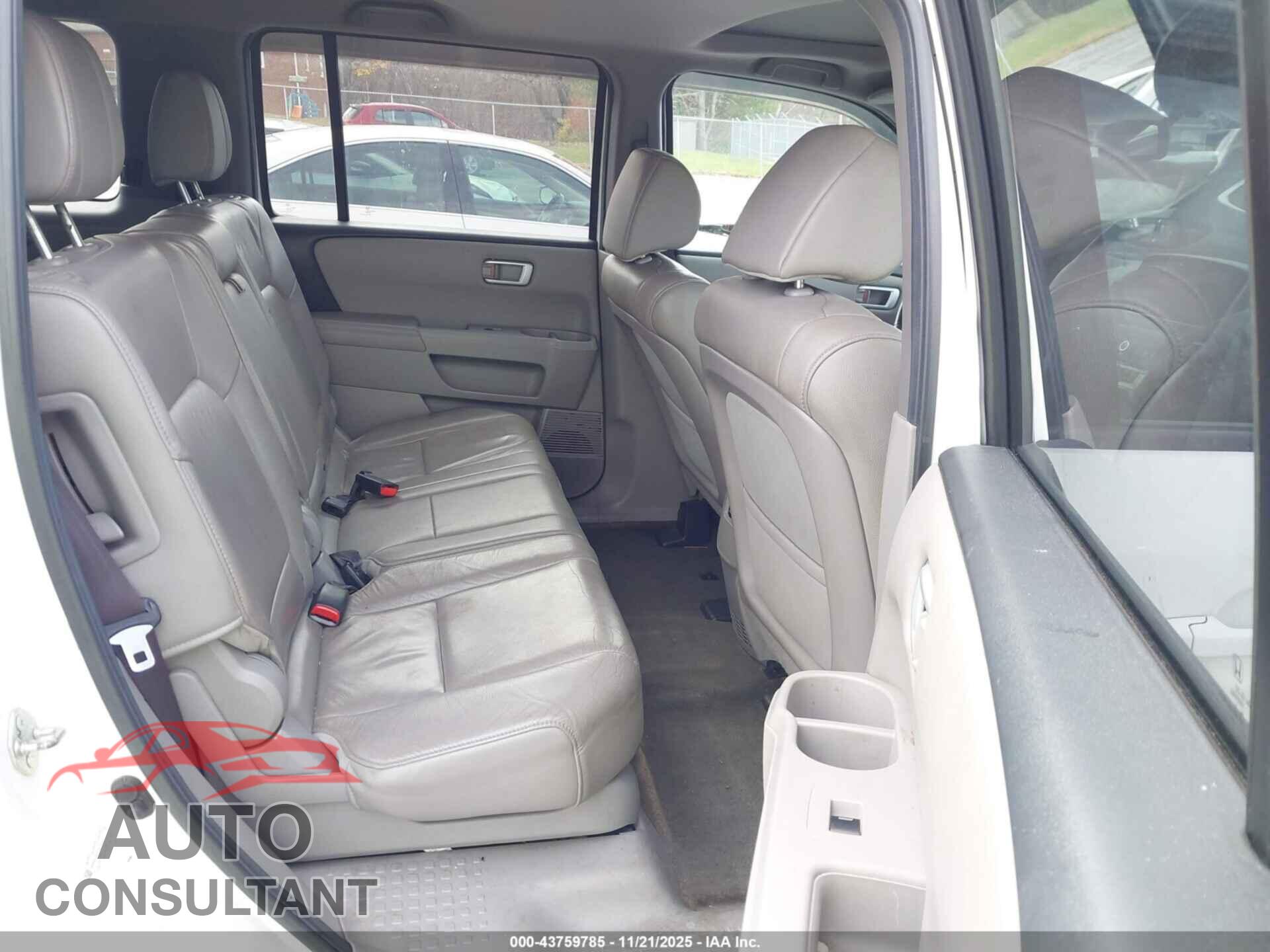 HONDA PILOT 2013 - 5FNYF4H5XDB072047