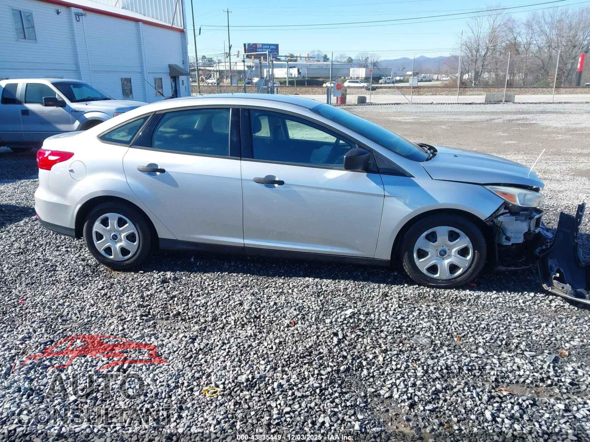 FORD FOCUS 2015 - 1FADP3E26FL313012