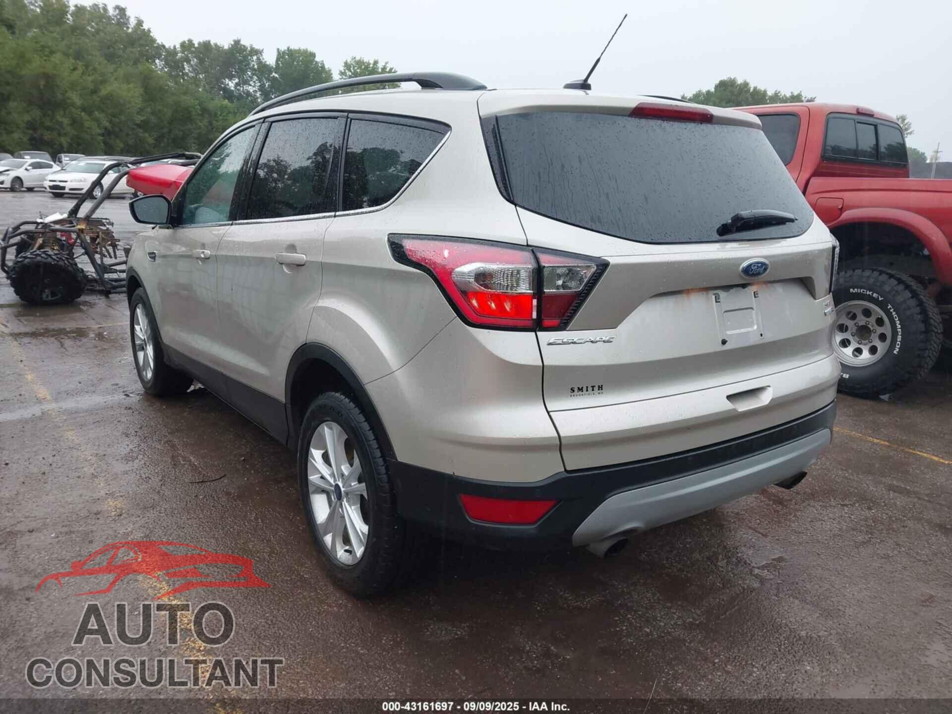 FORD ESCAPE 2017 - 1FMCU9GD0HUD66202
