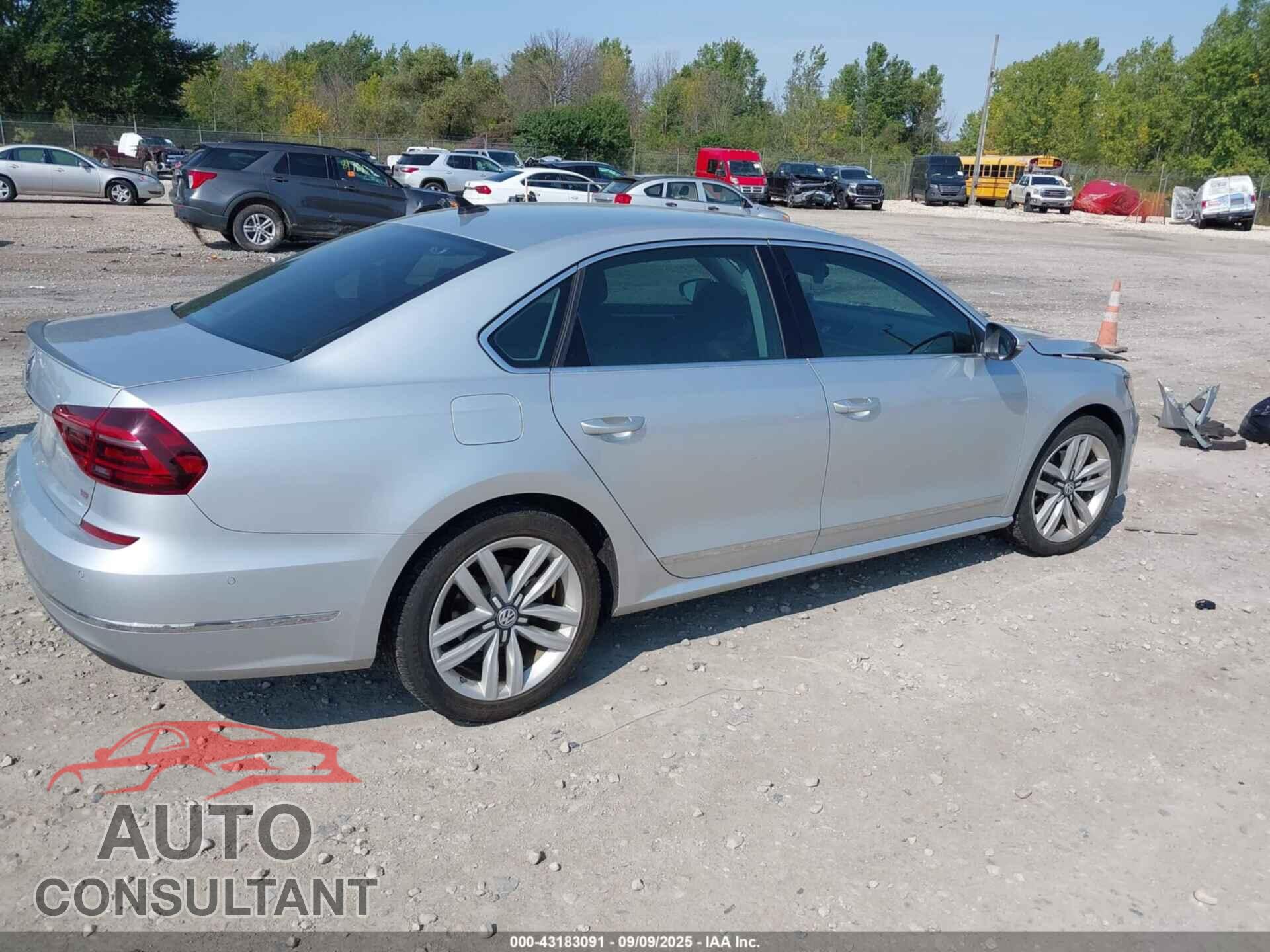 VOLKSWAGEN PASSAT 2017 - 1VWCT7A33HC038478