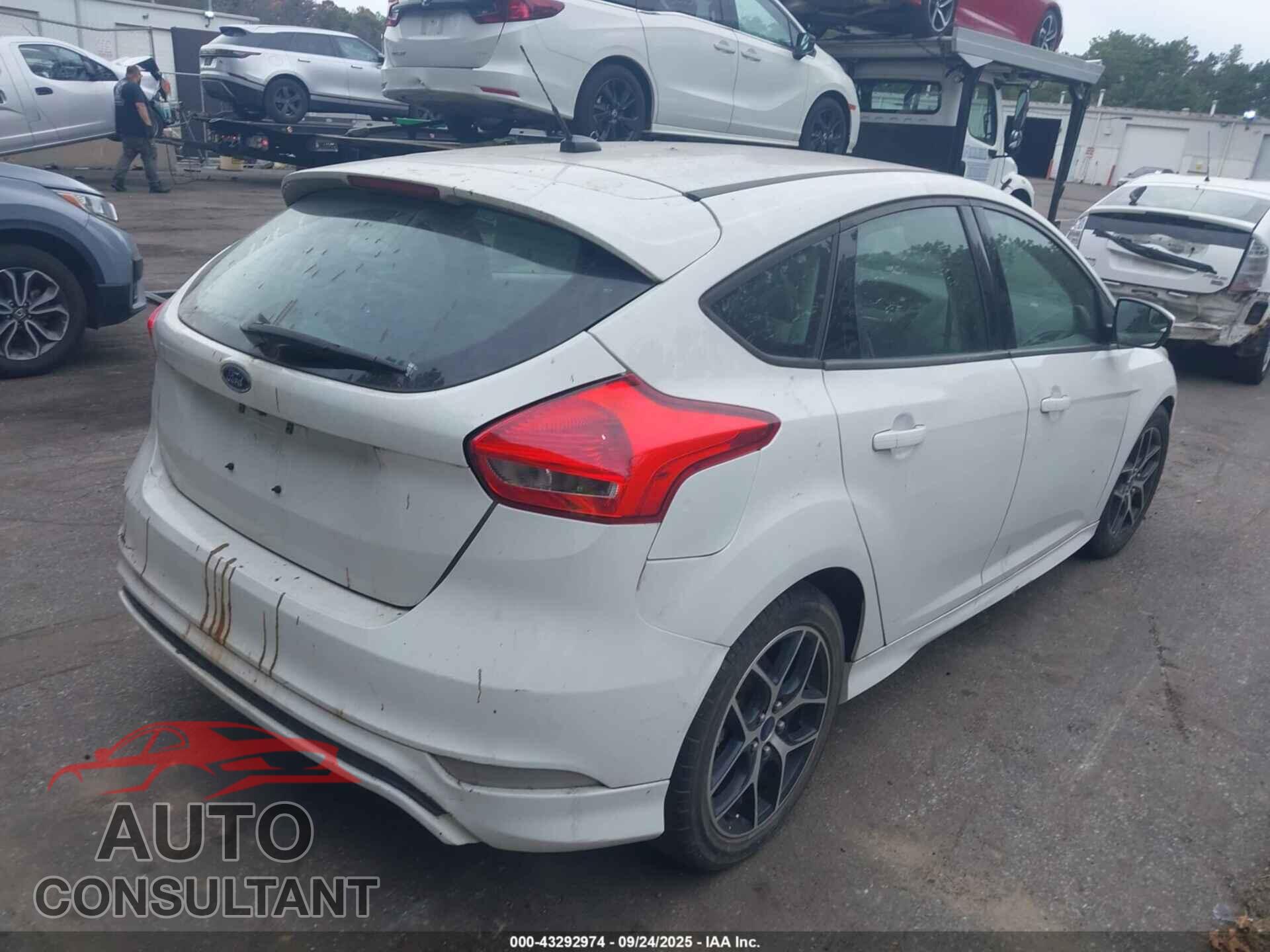 FORD FOCUS 2015 - 1FADP3K29FL304891